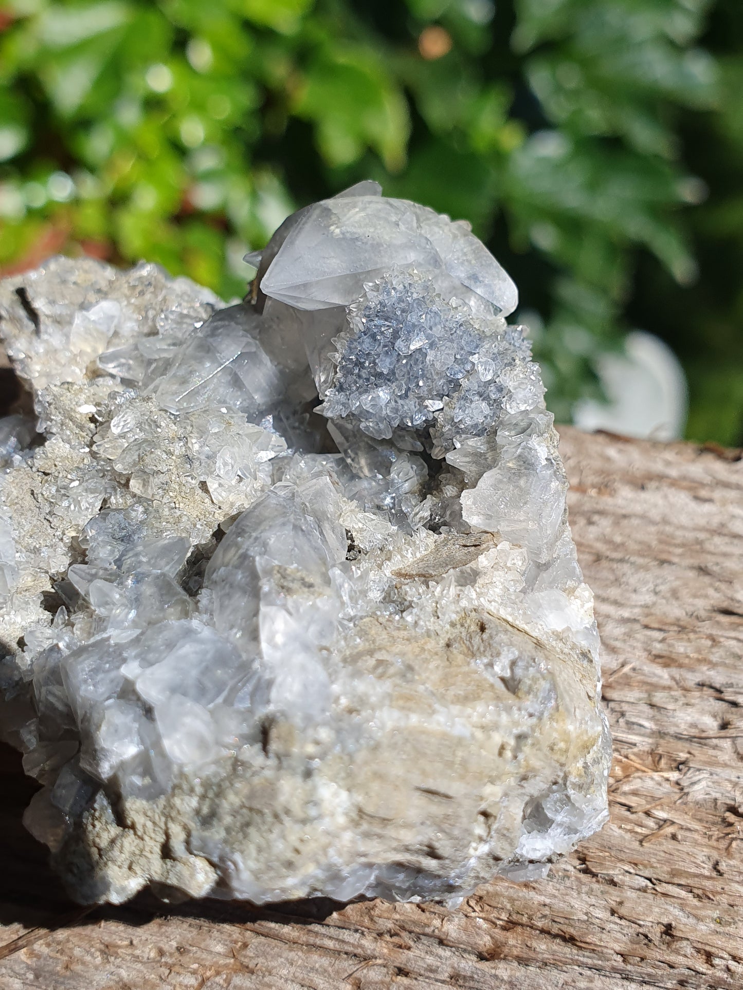 Calcite à inclusions de schiste français E