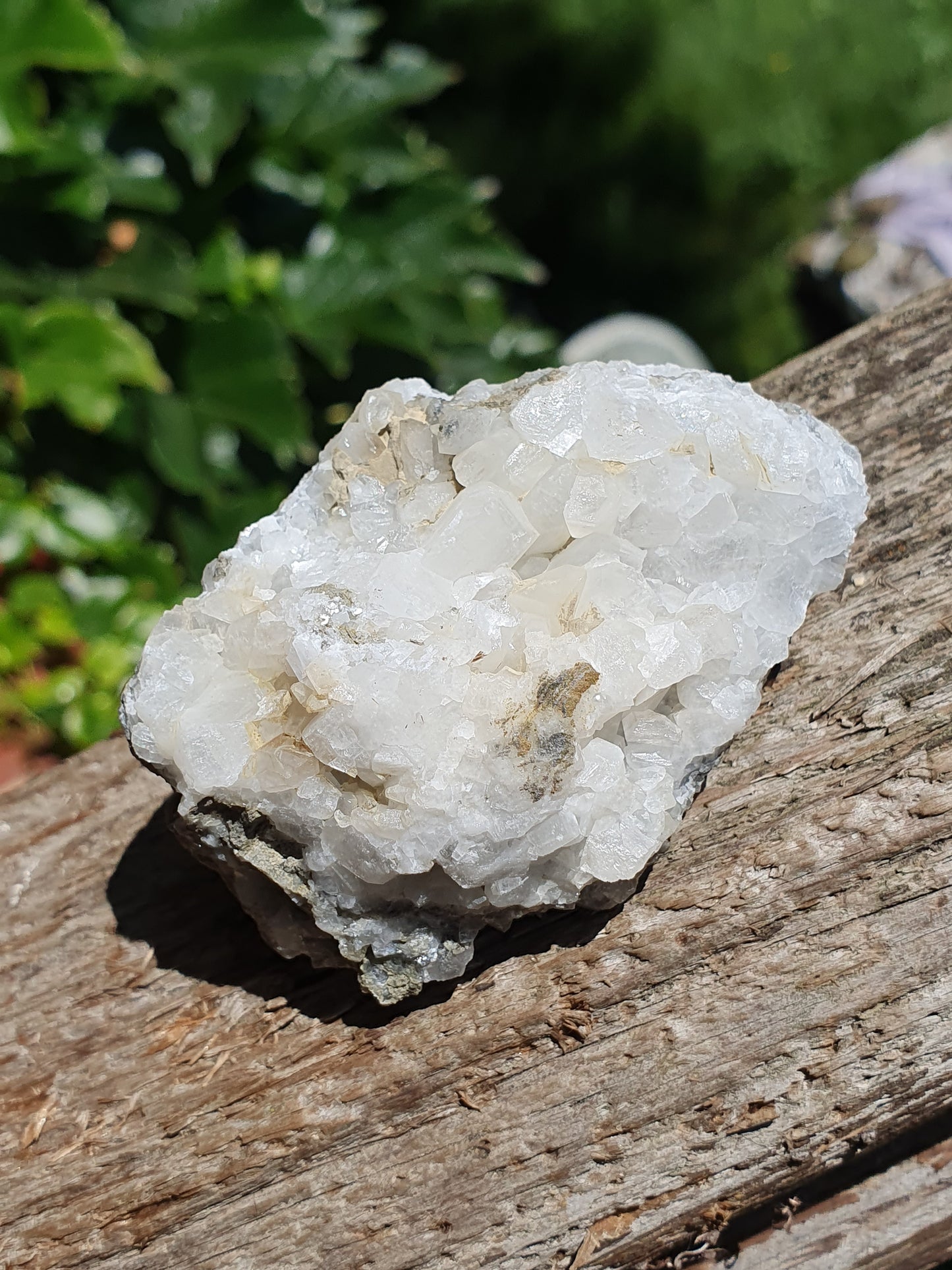 Calcite à inclusions de schiste français E