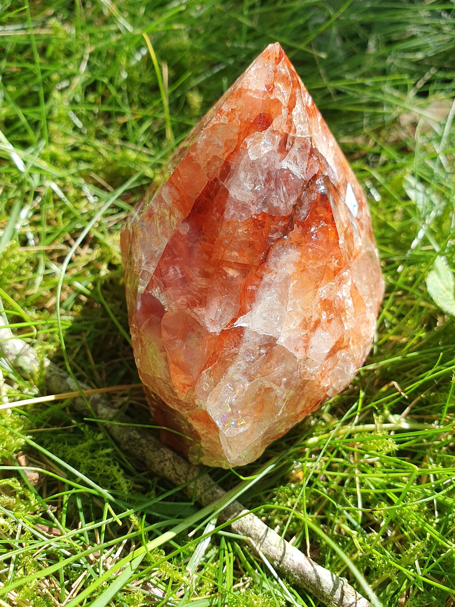 Pointe semi brute Quartz Hématoïde rouge K