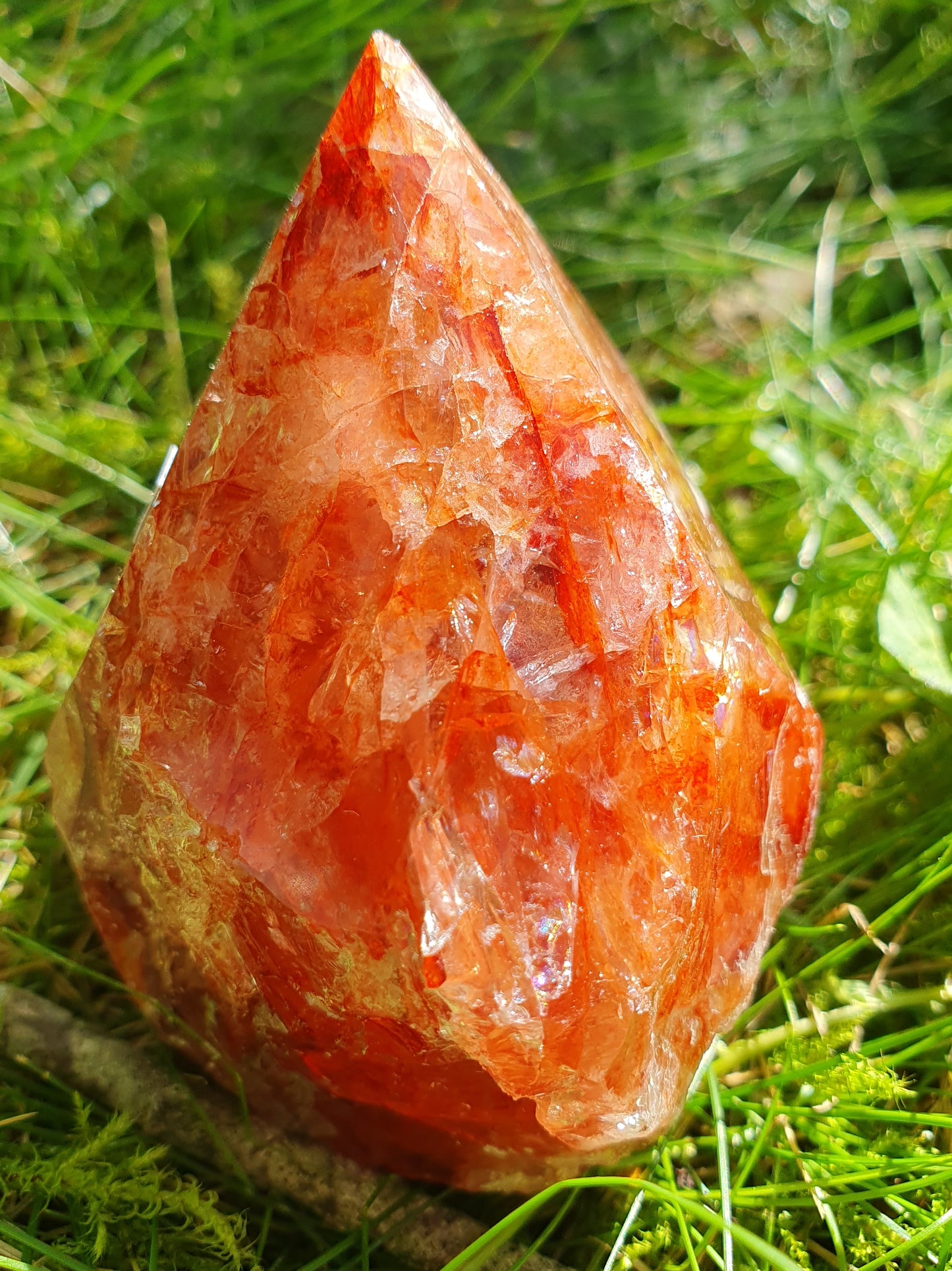 Pointe semi brute Quartz Hématoïde rouge K