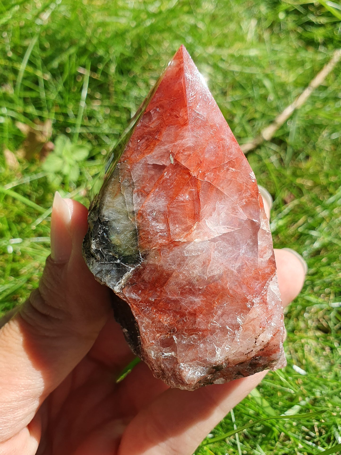 Pointe semi brute Quartz Hématoïde rouge J