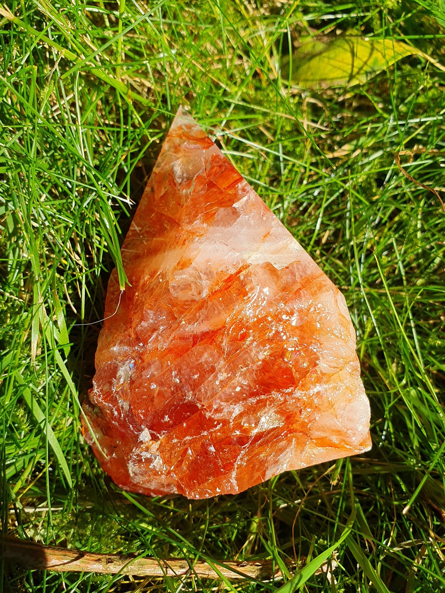 Pointe semi brute Quartz Hématoïde rouge G