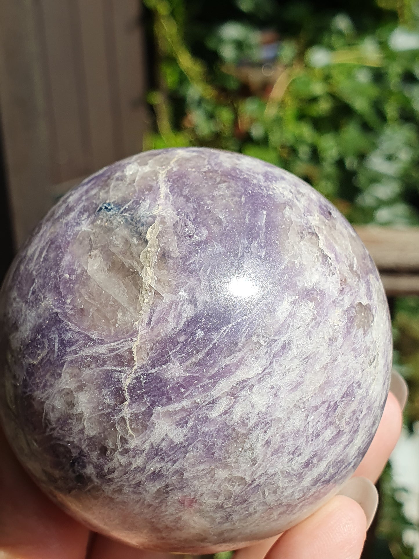 Sphère Tourmaline rose sur Lépidolite