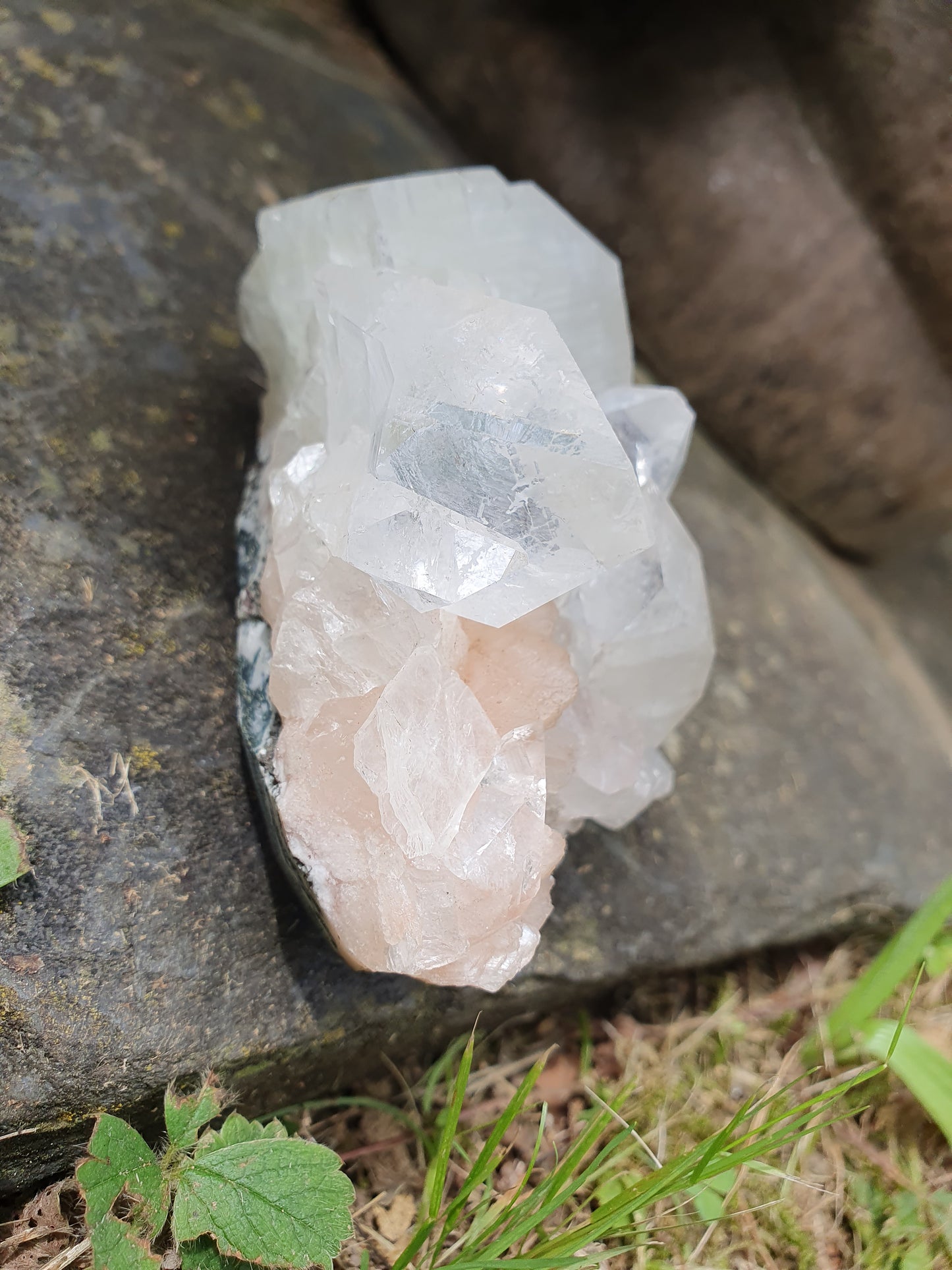 Apophyllite et stilbite sur Calcédoine A6