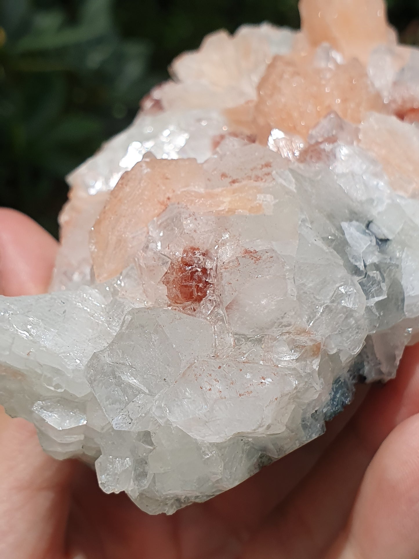 Apophyllite et stilbite sur Calcédoine A2