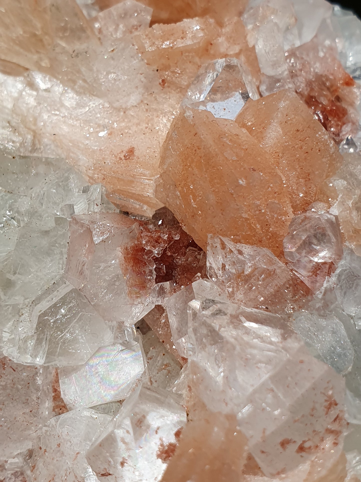 Apophyllite et stilbite sur Calcédoine A2