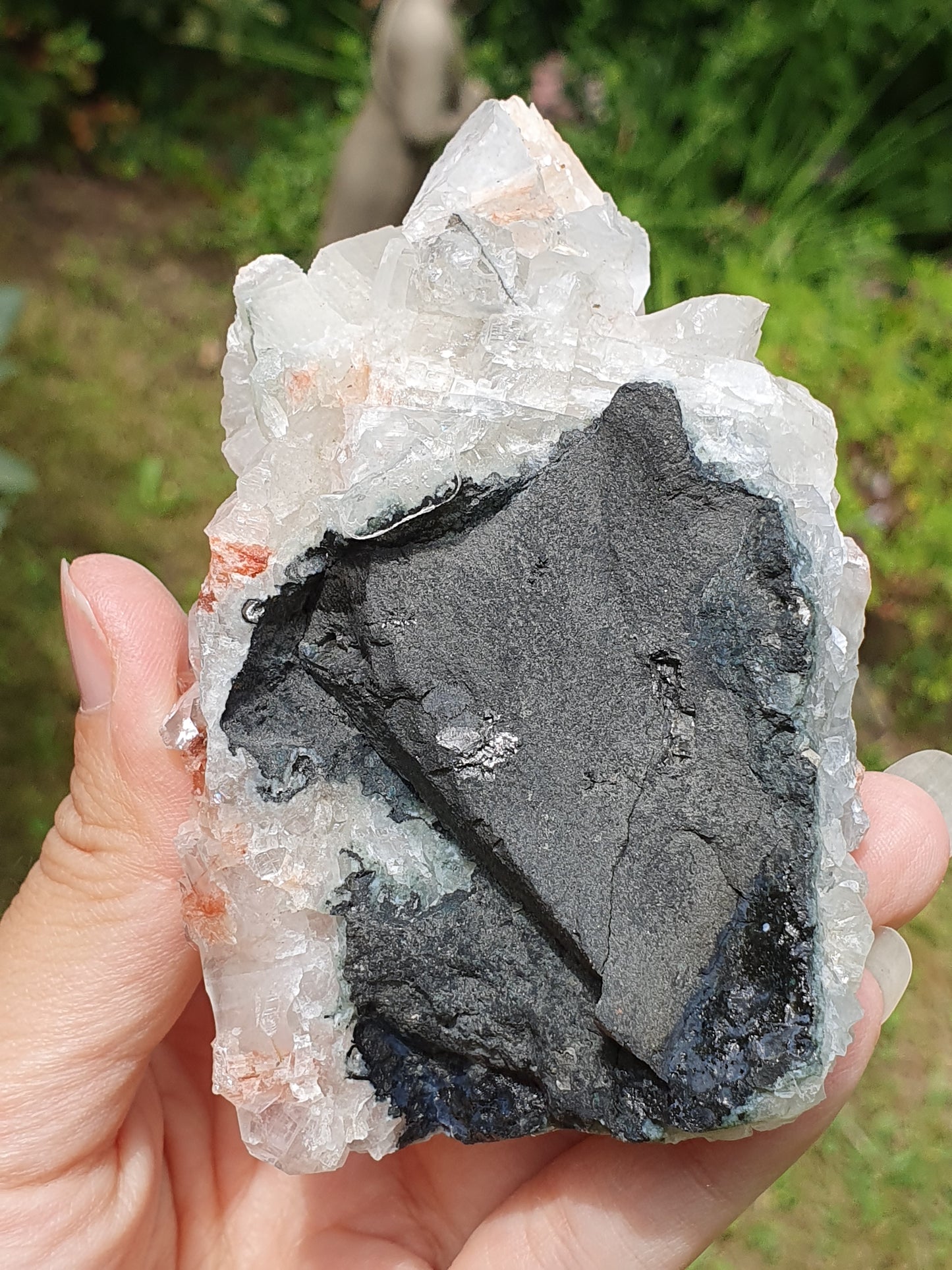 Apophyllite et stilbite sur Calcédoine A4
