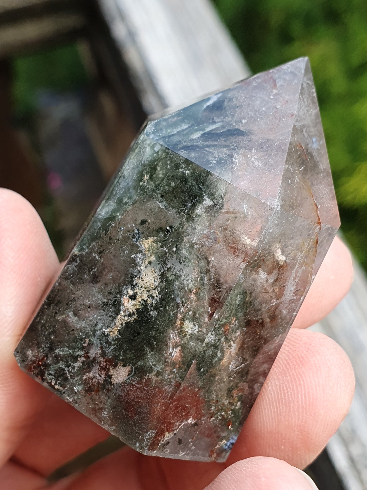 Pointe Quartz Chlorite D (Lodolite)