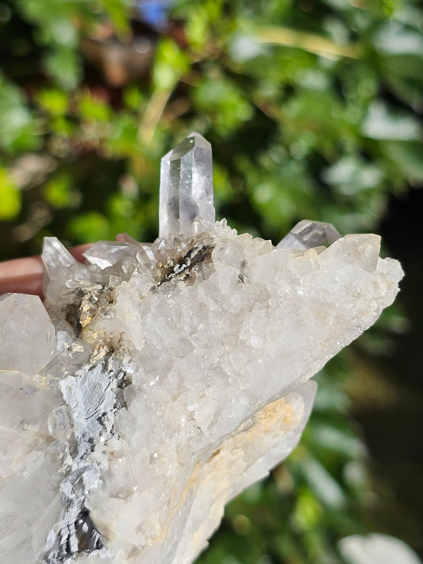 Quartz des Pyrénées avec fantôme
