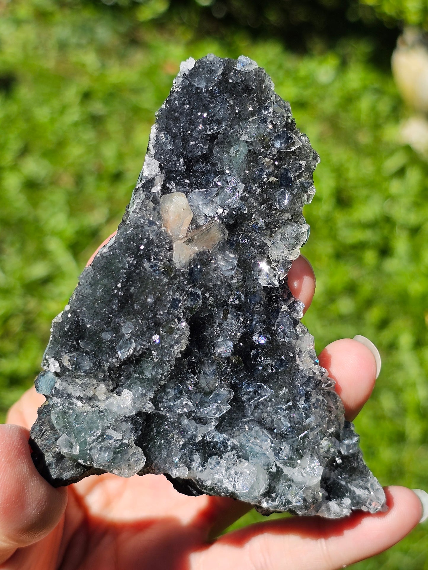 Calcédoine noire et stilbite F