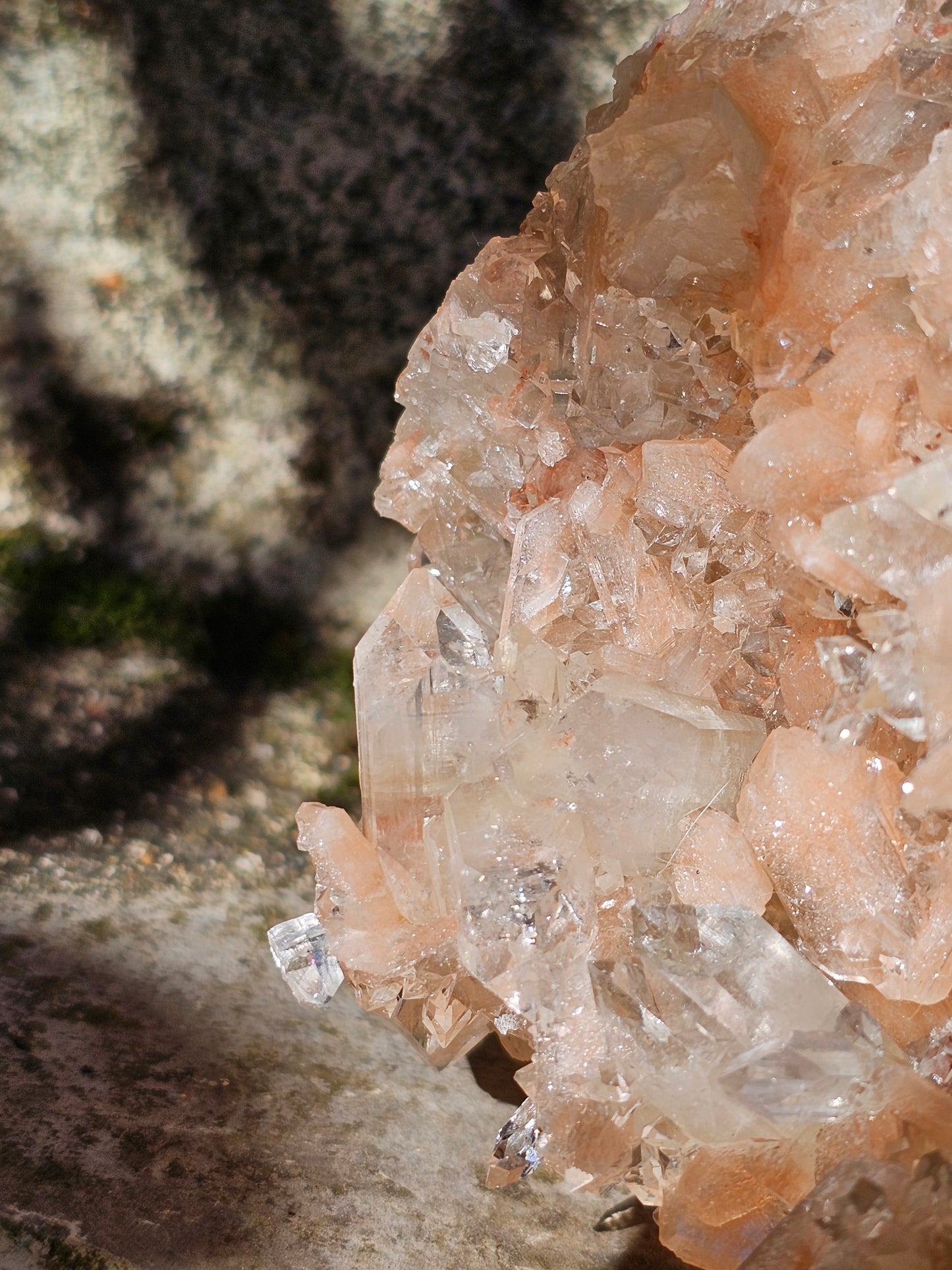 Apophyllite et stilbite d'exception sur Heulandite rose L