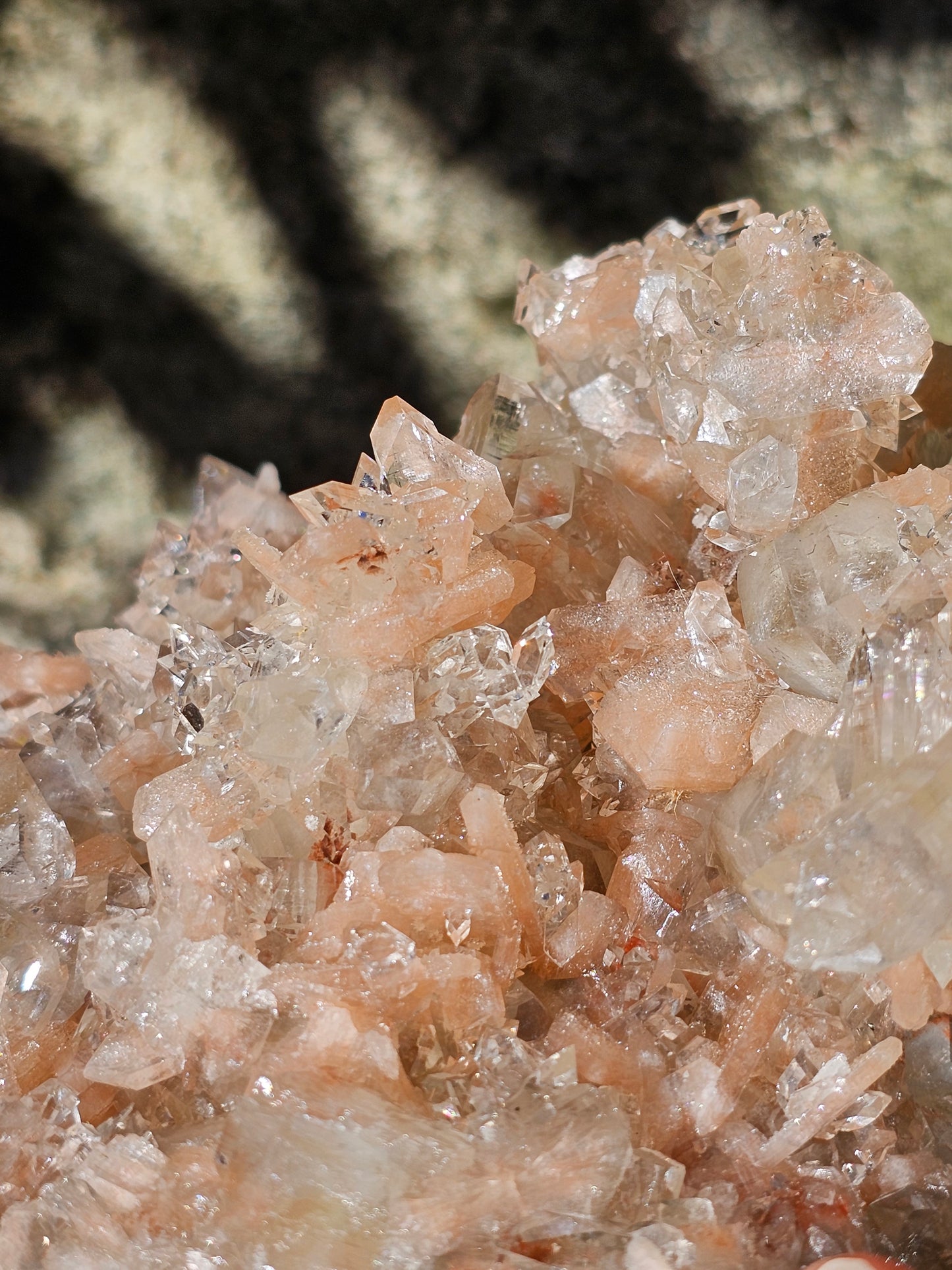 Apophyllite et stilbite d'exception sur Heulandite rose L