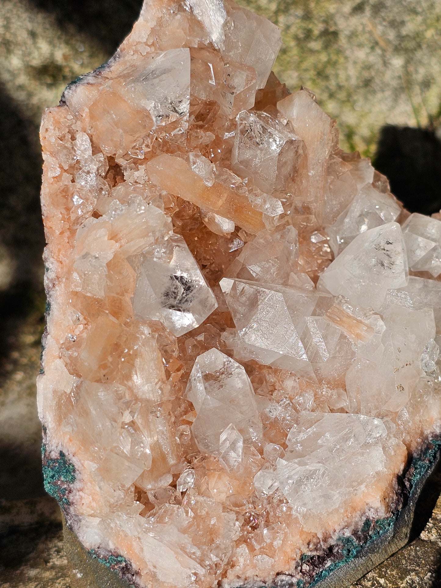 Apophyllite et stilbite sur heulandite rose M