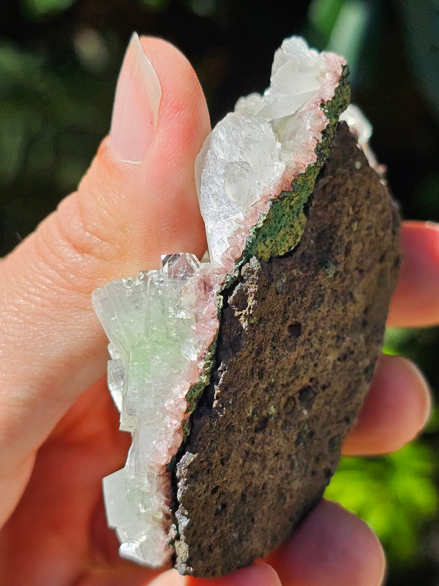Apophyllite verte et stilbite sur heulandite rouge E