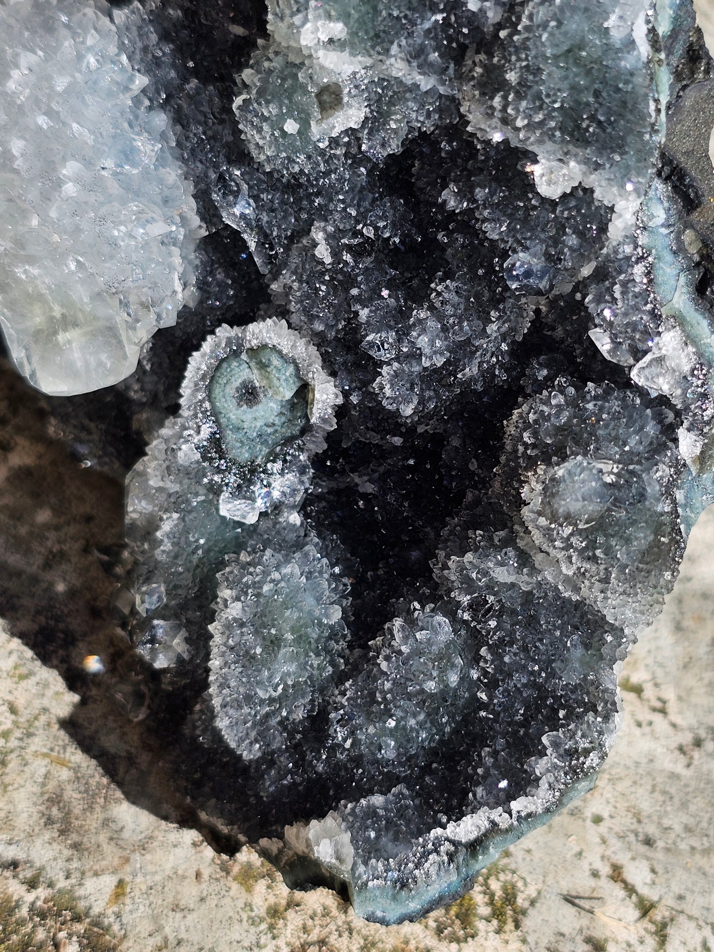 Calcédoine noire B