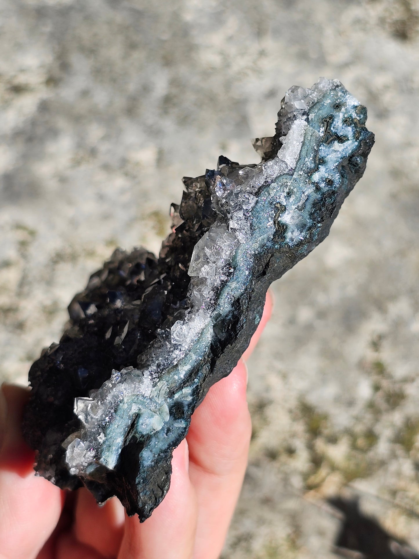 Calcédoine noire et stilbite F