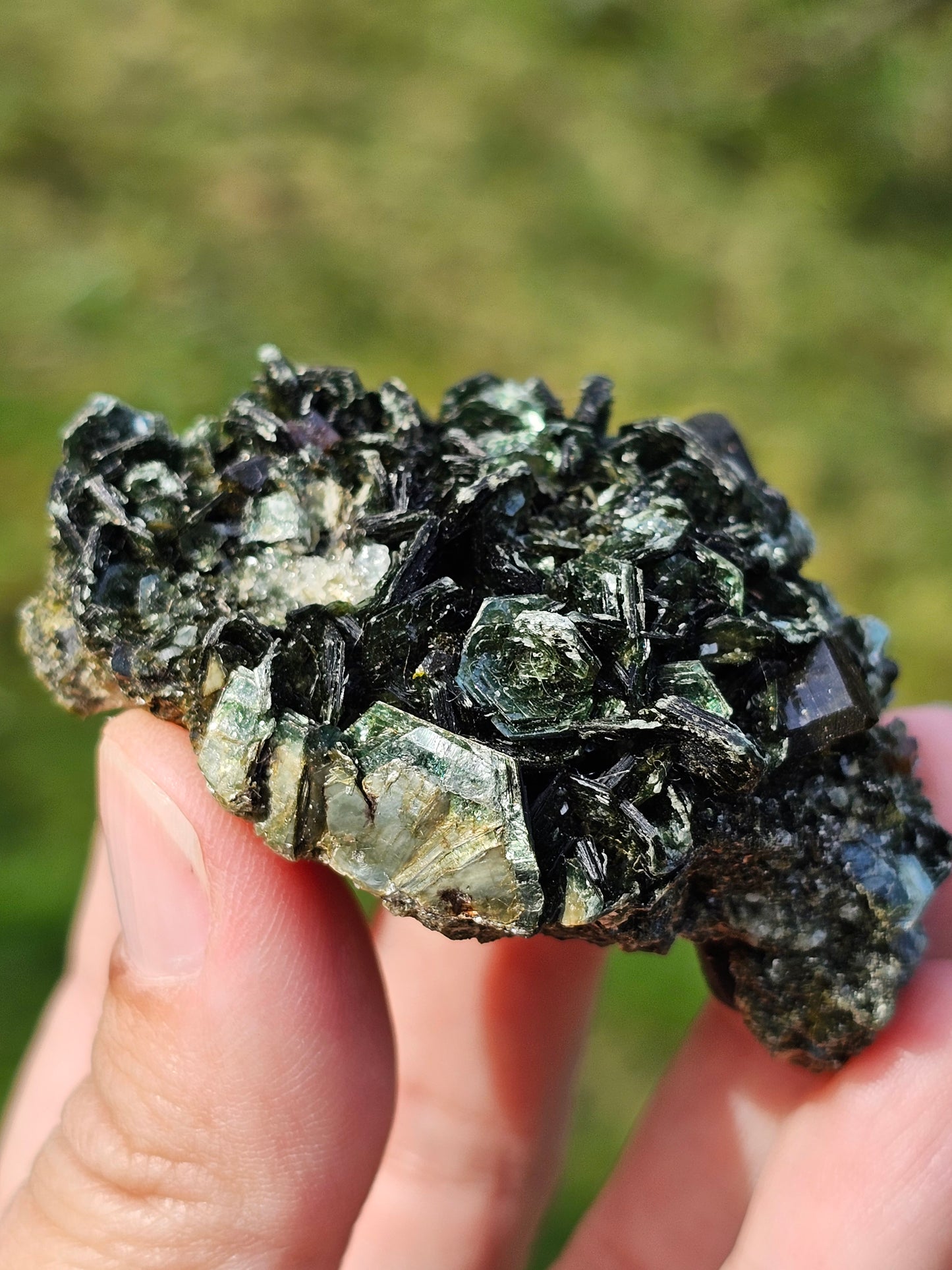 Epidote et chlinochlorite (séraphinite) B