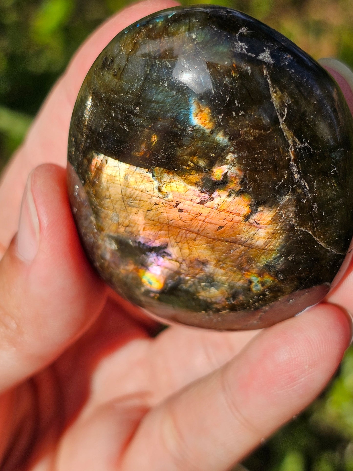 Galet Labradorite noire ( à choisir)