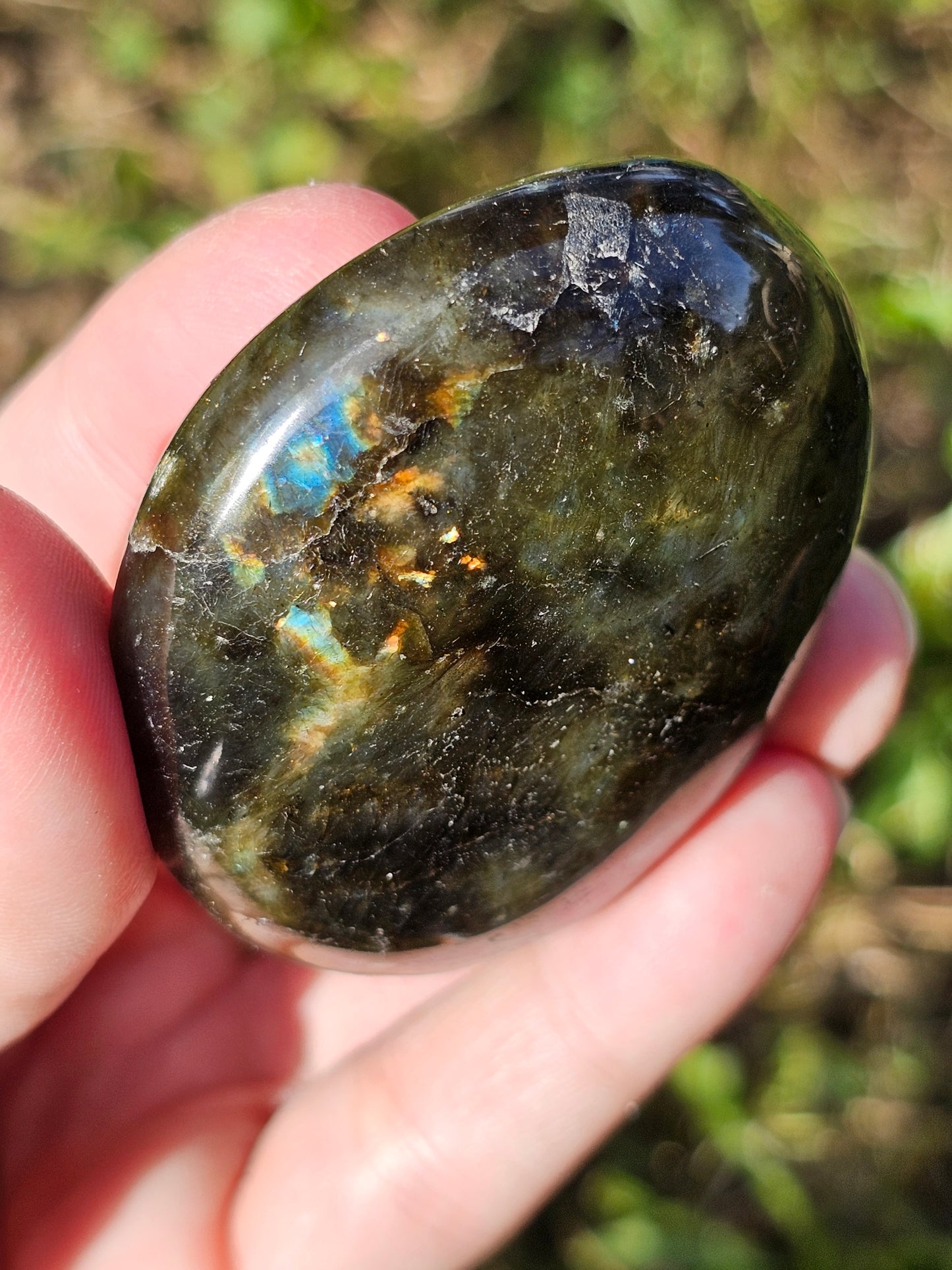 Galet Labradorite noire ( à choisir)