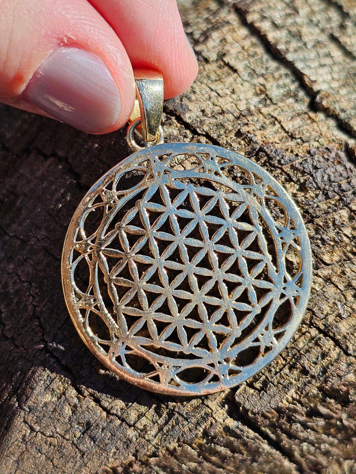 Pendentif fleur de vie en bronze