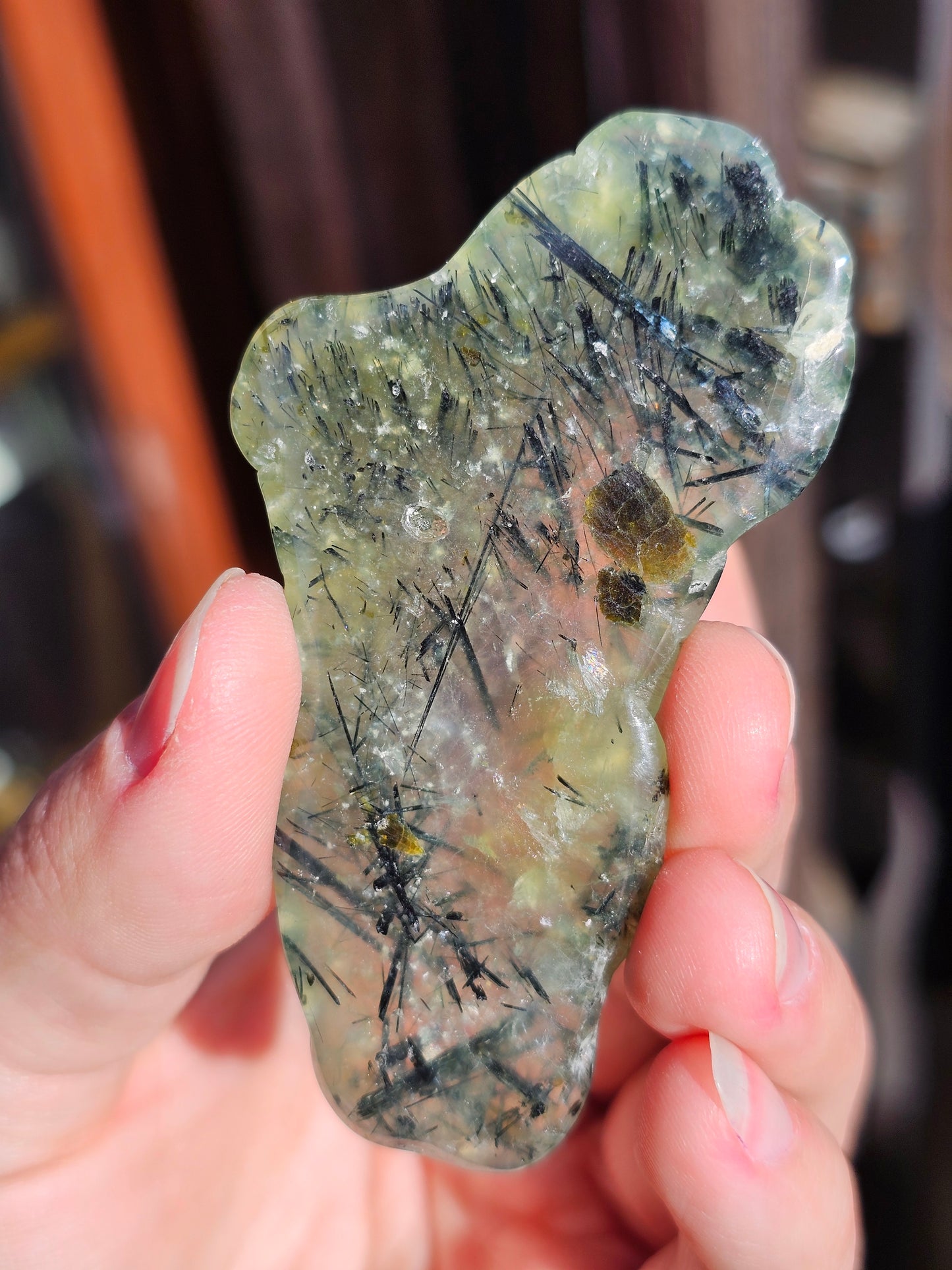 Tranche de Prehnite à inclusions d'Epidote B