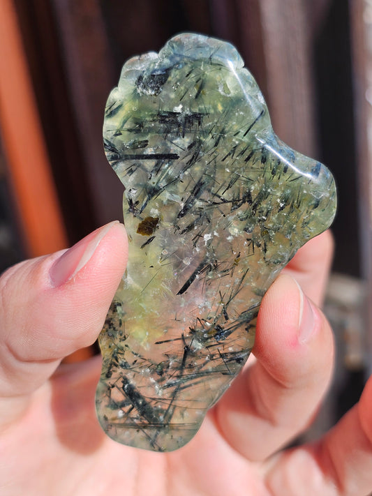 Tranche de Prehnite à inclusions d'Epidote B
