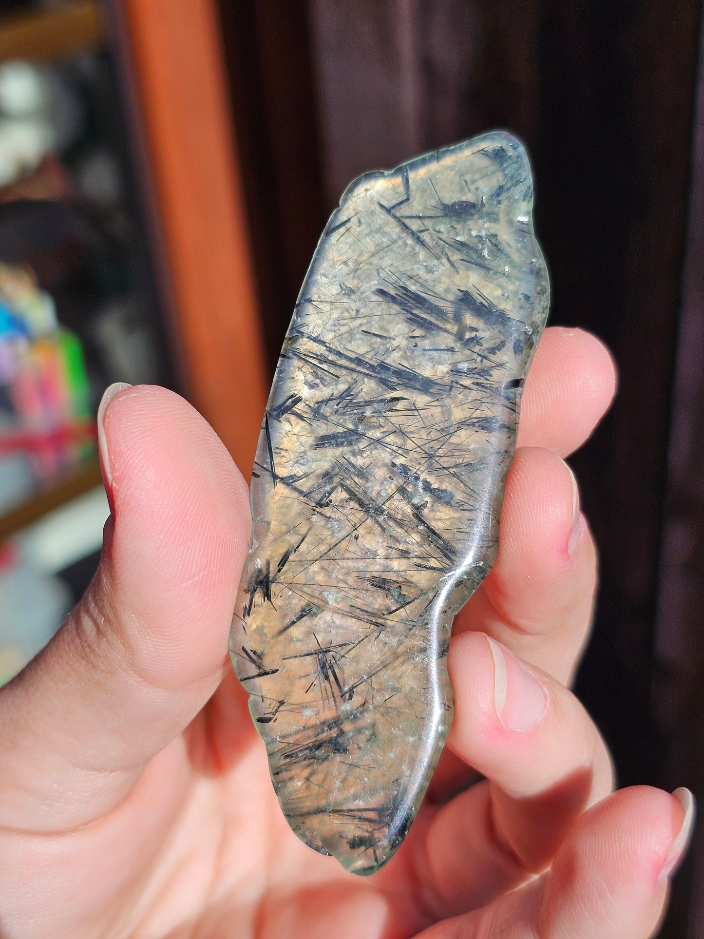 Tranche de Prehnite à inclusions d'Epidote D