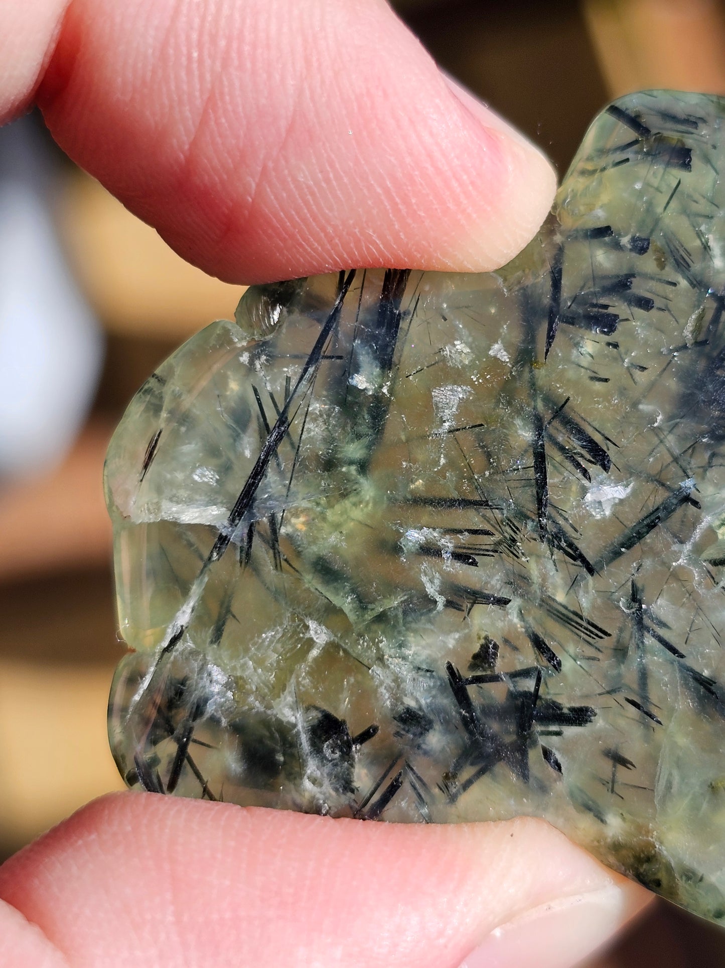 Tranche de Prehnite à inclusions d'Epidote F