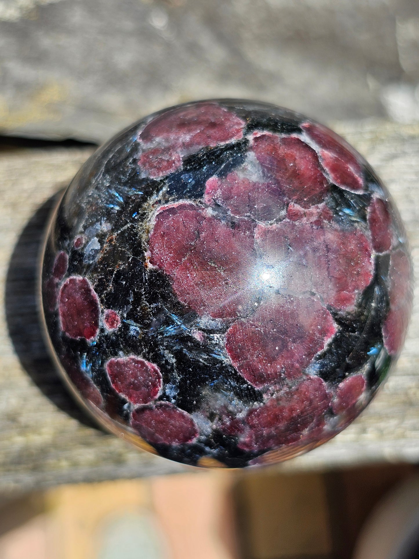 Sphère de Grenat et Arfvedsonite n°2