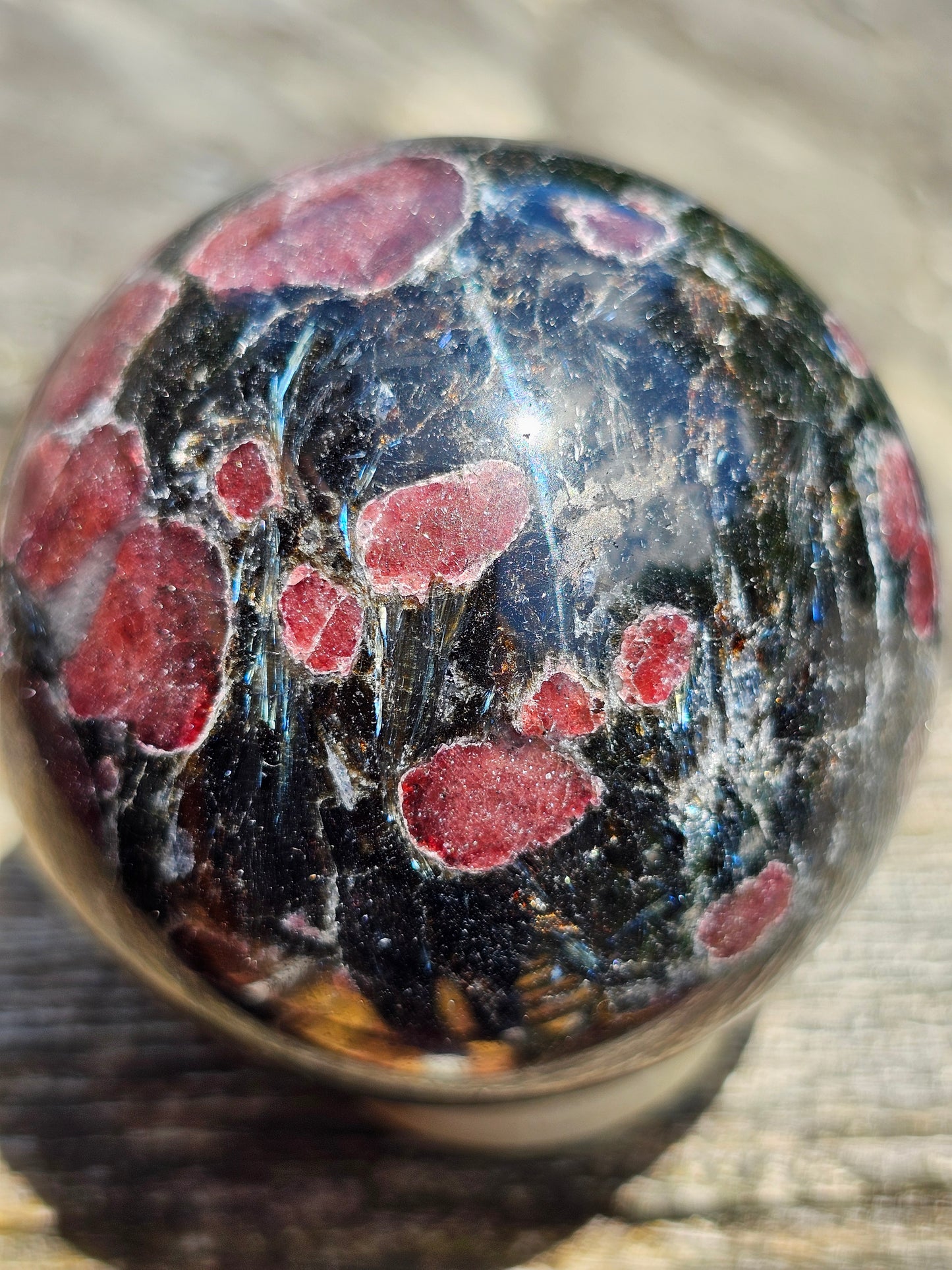 Sphère de Grenat et Arfvedsonite n°2