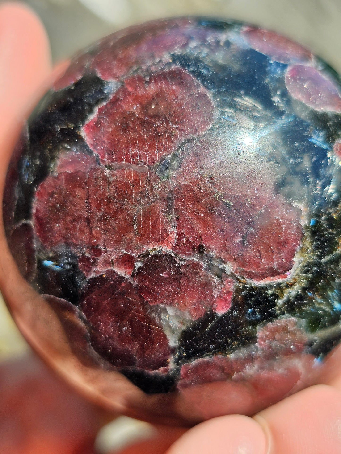 Sphère de Grenat et Arfvedsonite n°2