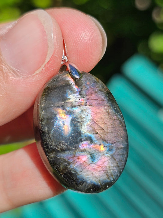 Pendentif en Spectrolite (Labradorite) L4