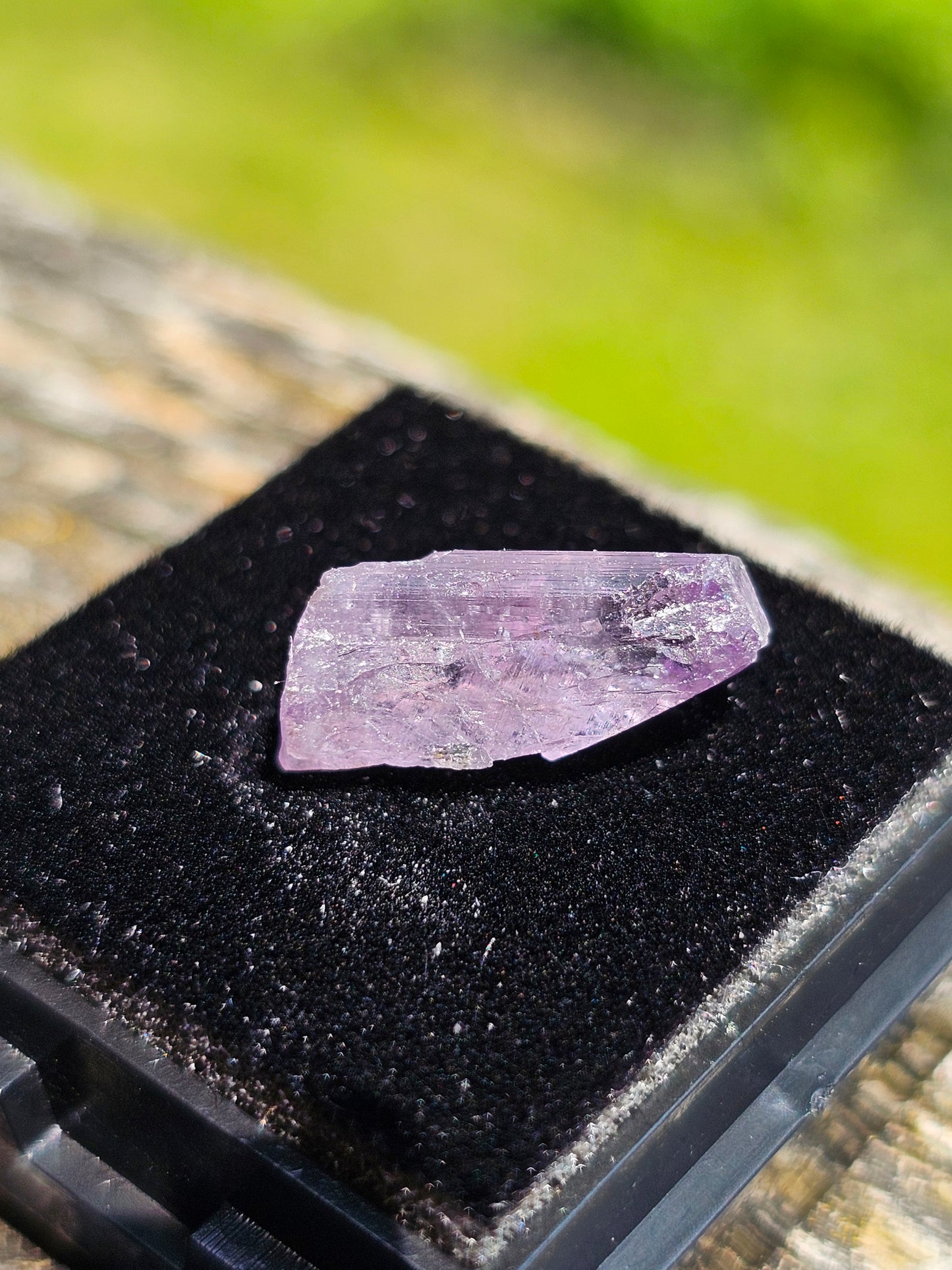 Scapolite violette brute C