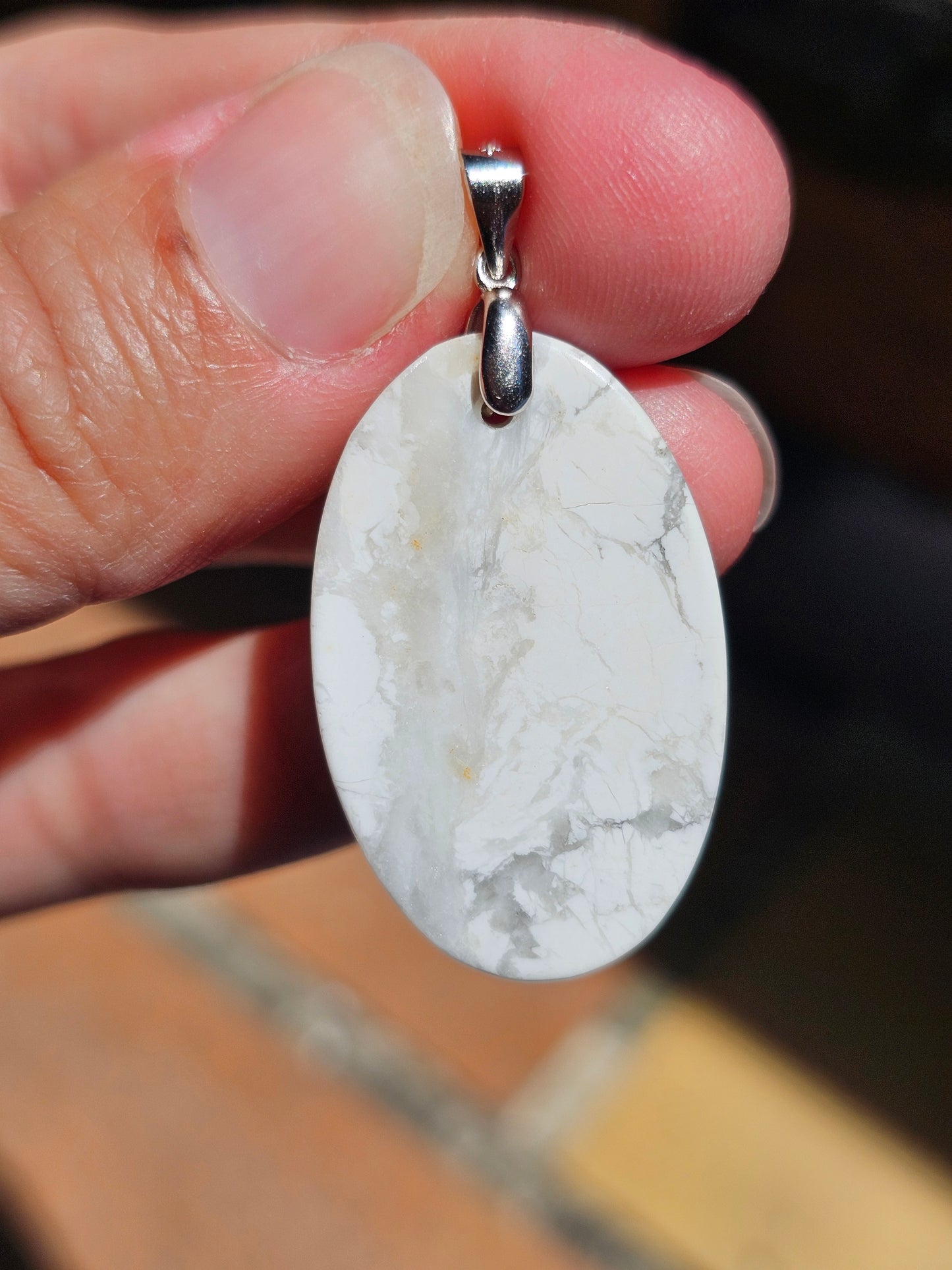 Pendentif en Howlite blanche H4