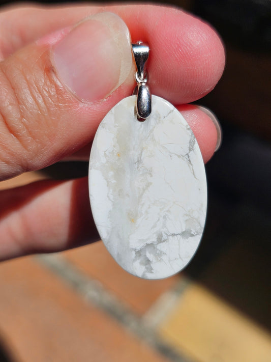 Pendentif en Howlite blanche H4
