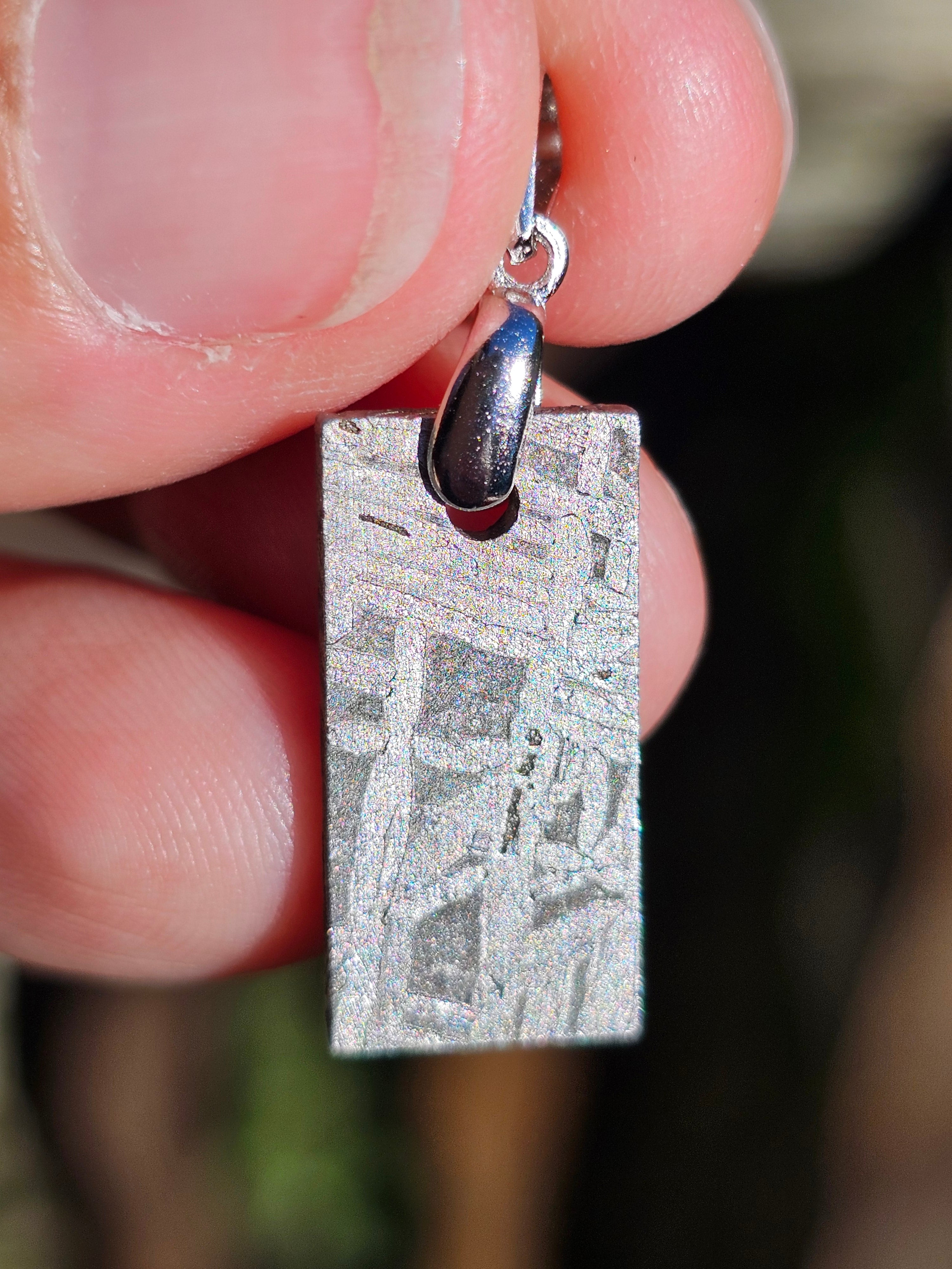 Pendentif en météorite de Pallasite Seymchan. - PAL-18 Pendentif en météorite de Pallasite Seymchan. - PAL-18