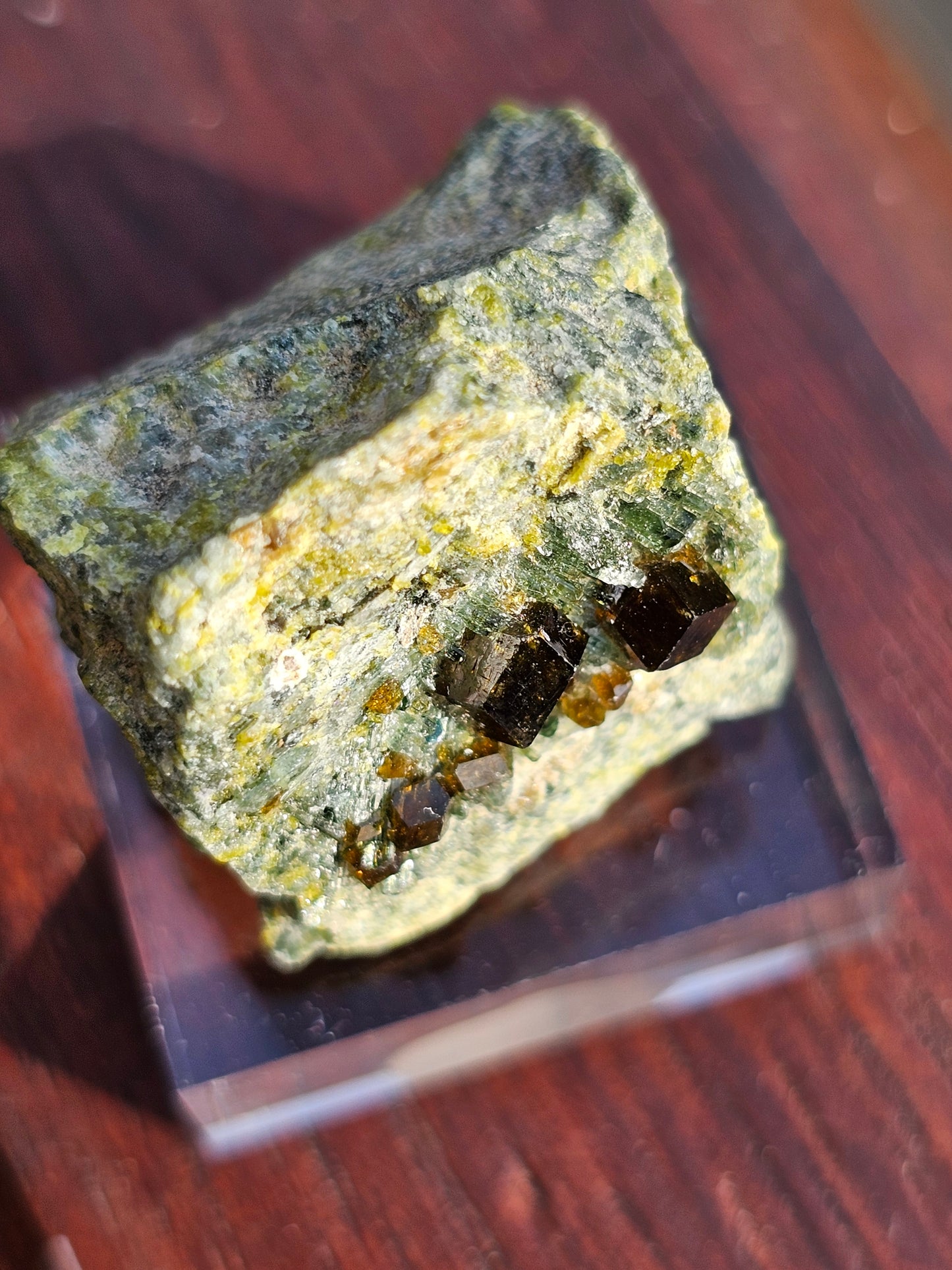 Mélange grenat, épidote et diopside n°3
