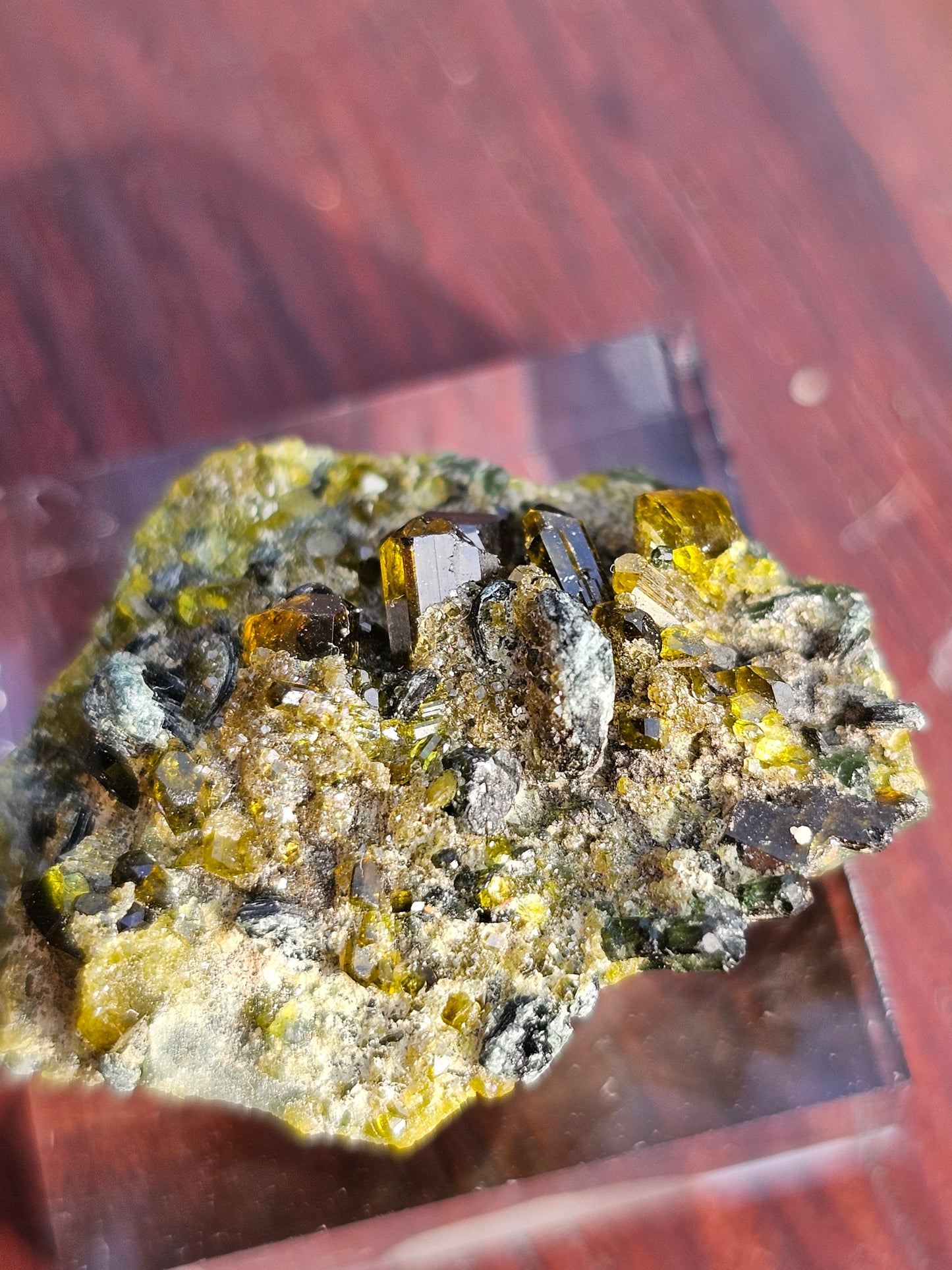 Mélange grenat, épidote et diopside n°7
