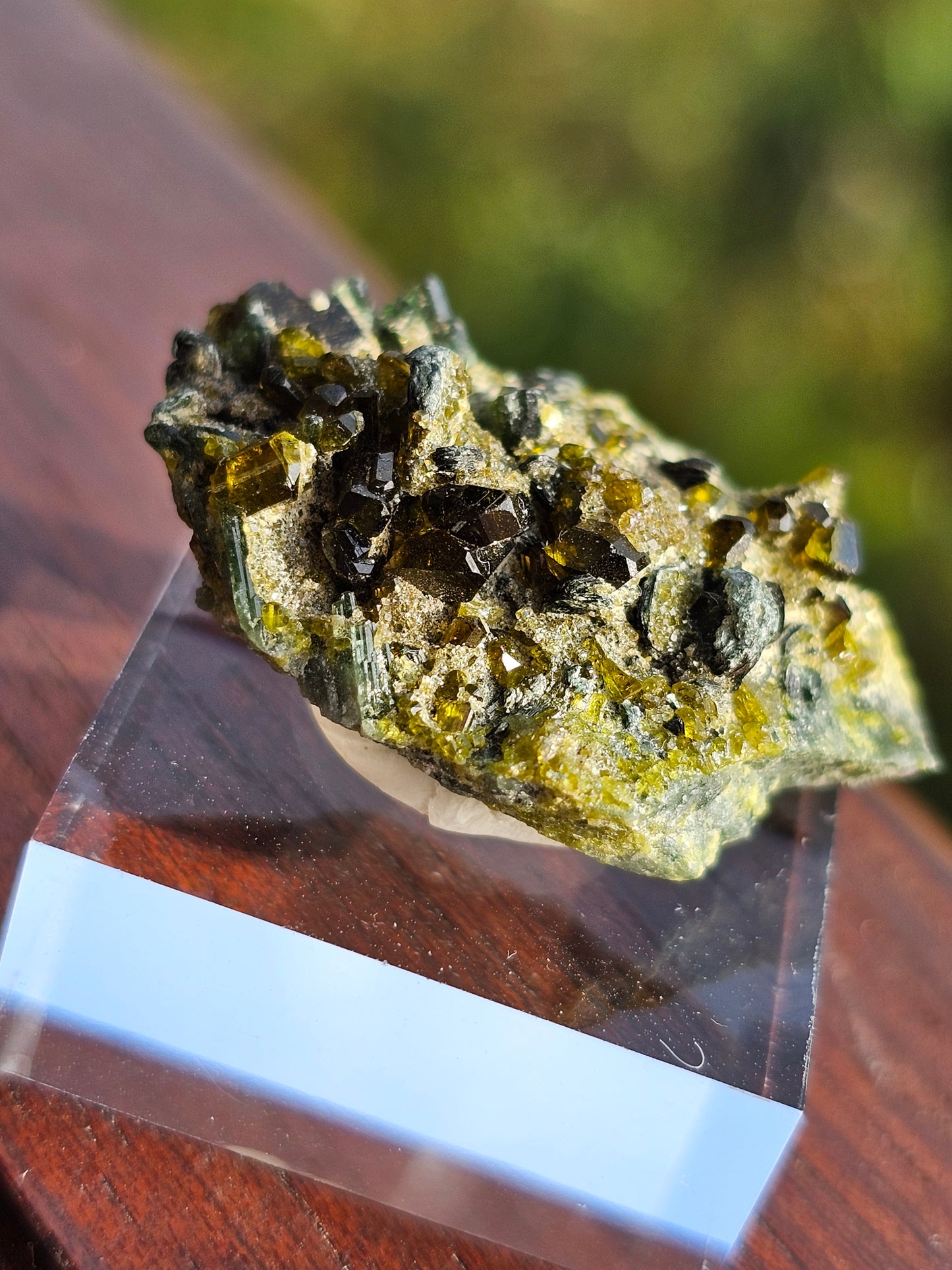 Mélange grenat, épidote et diopside n°7