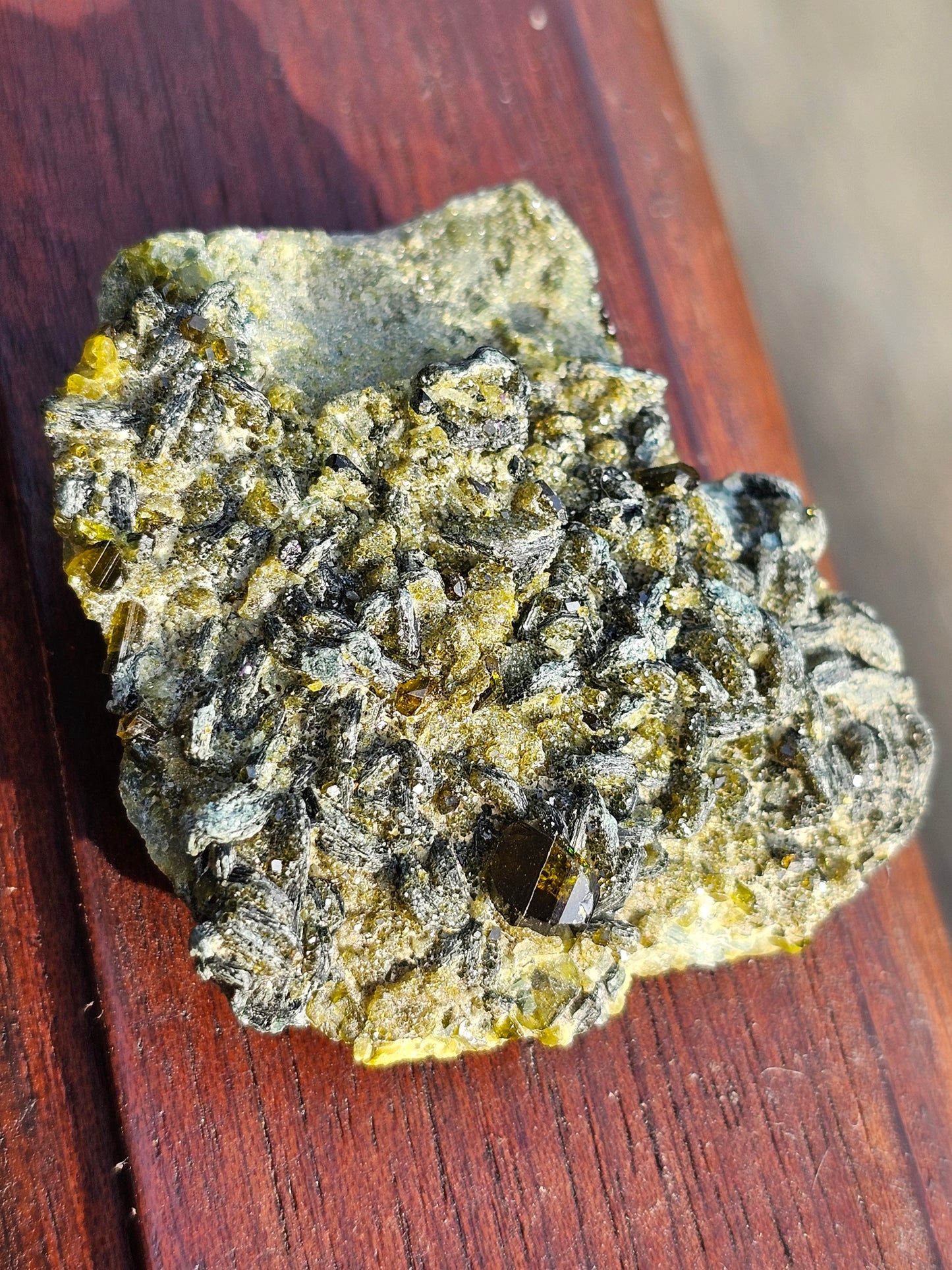 Mélange grenat, épidote et diopside n°14