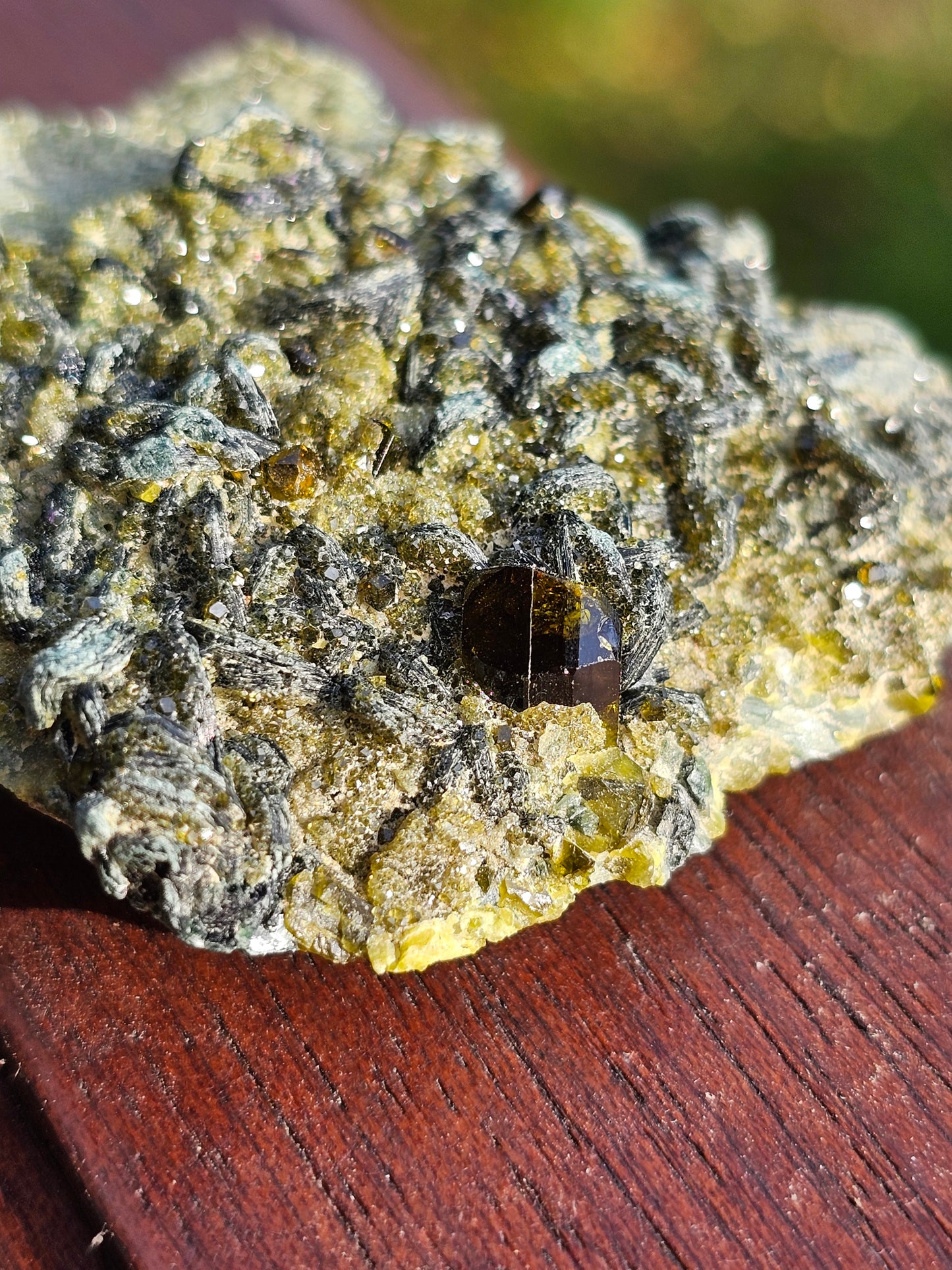 Mélange grenat, épidote et diopside n°14