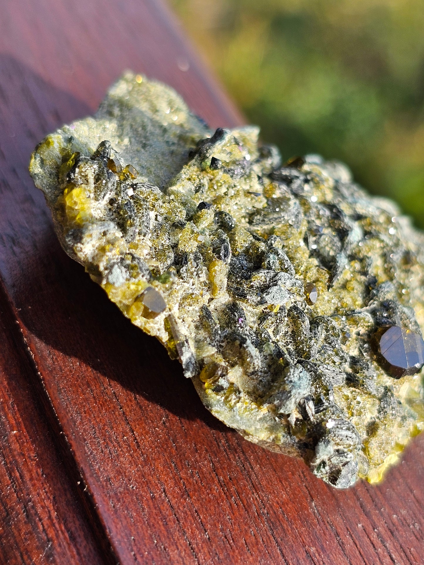 Mélange grenat, épidote et diopside n°14