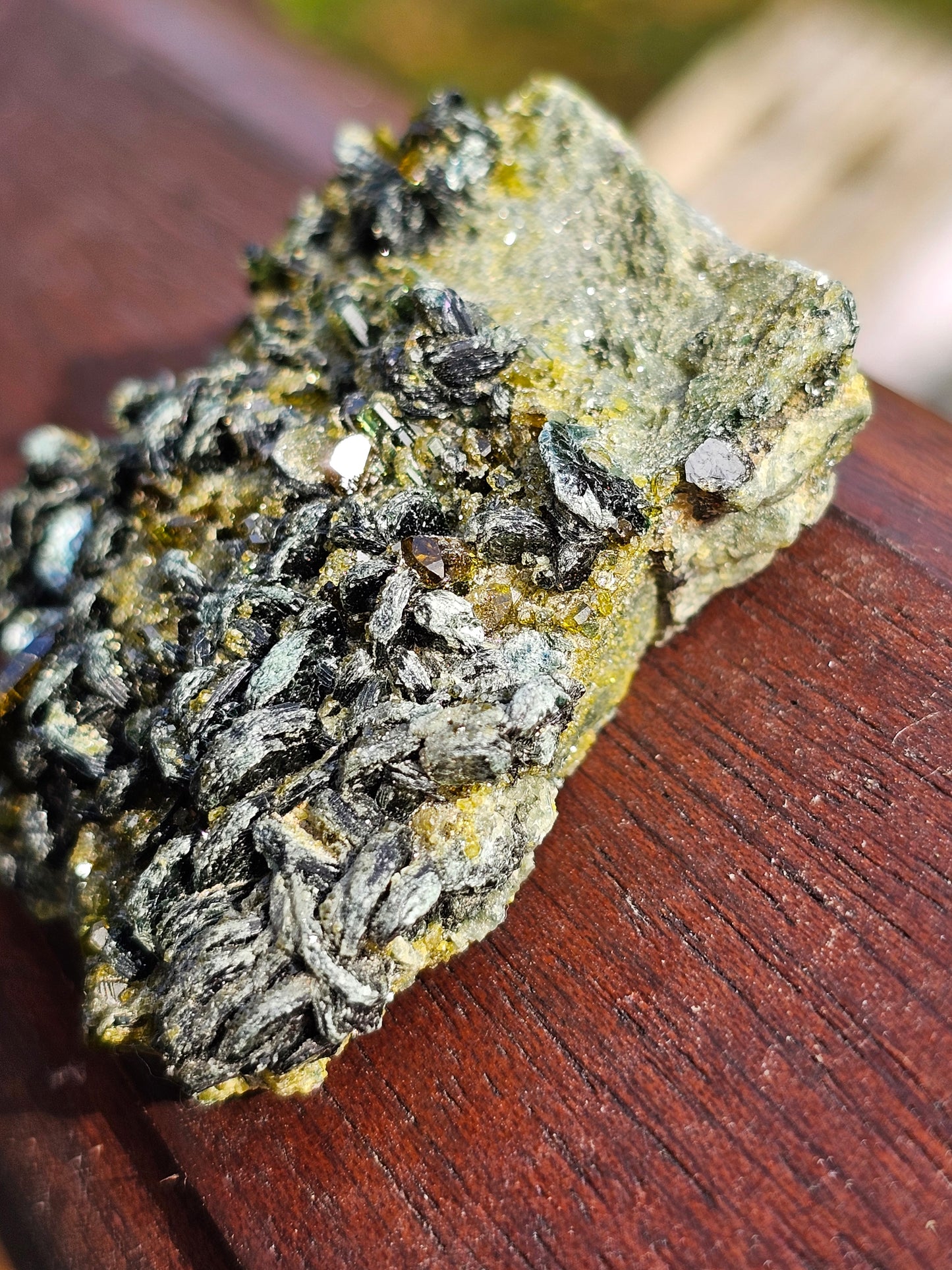 Mélange grenat, épidote et diopside n°14