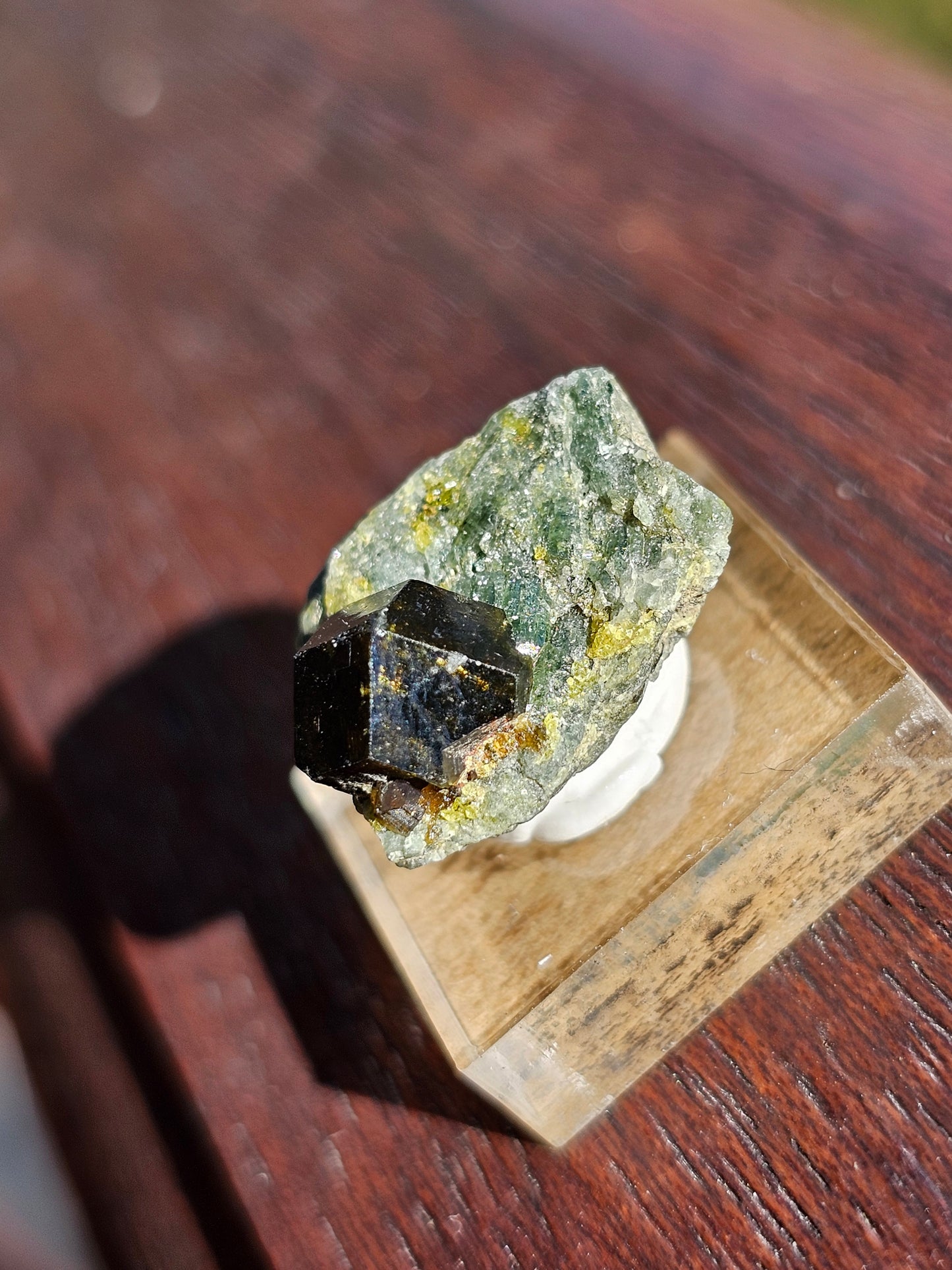 Mélange grenat, épidote et diopside n°17