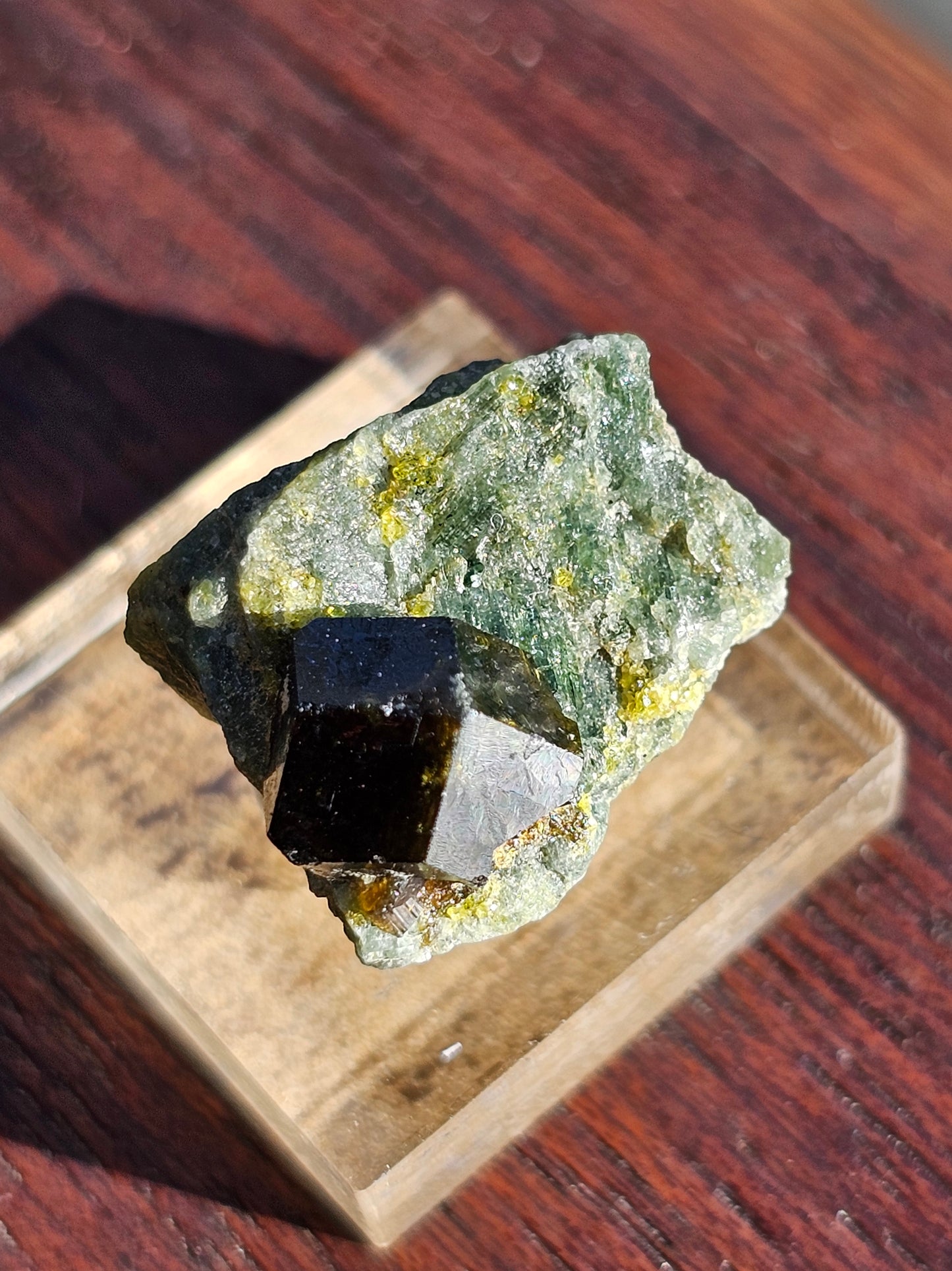Mélange grenat, épidote et diopside n°17