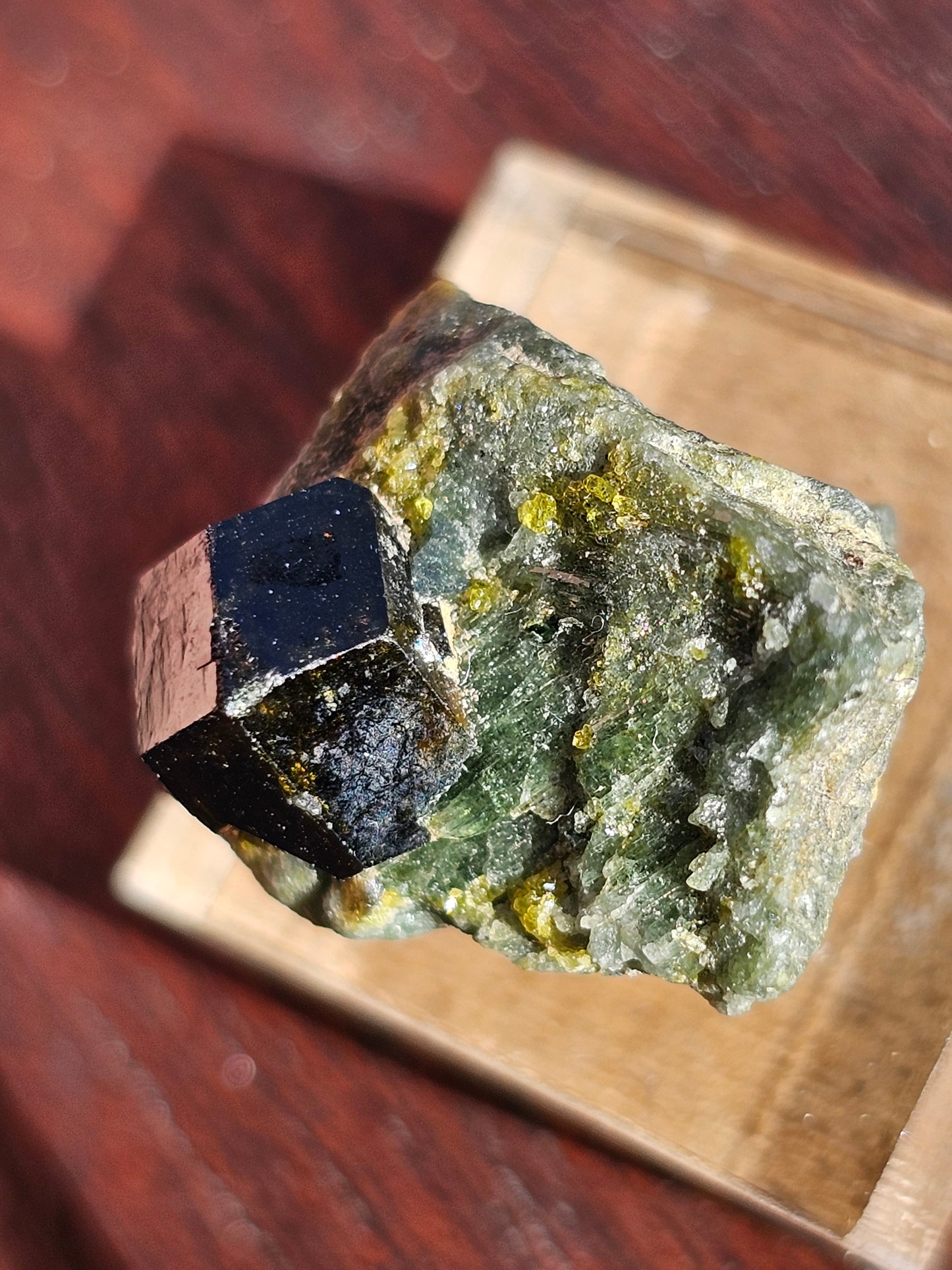 Mélange grenat, épidote et diopside n°17