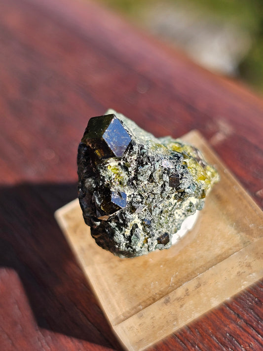 Mélange grenat, épidote et diopside n°18