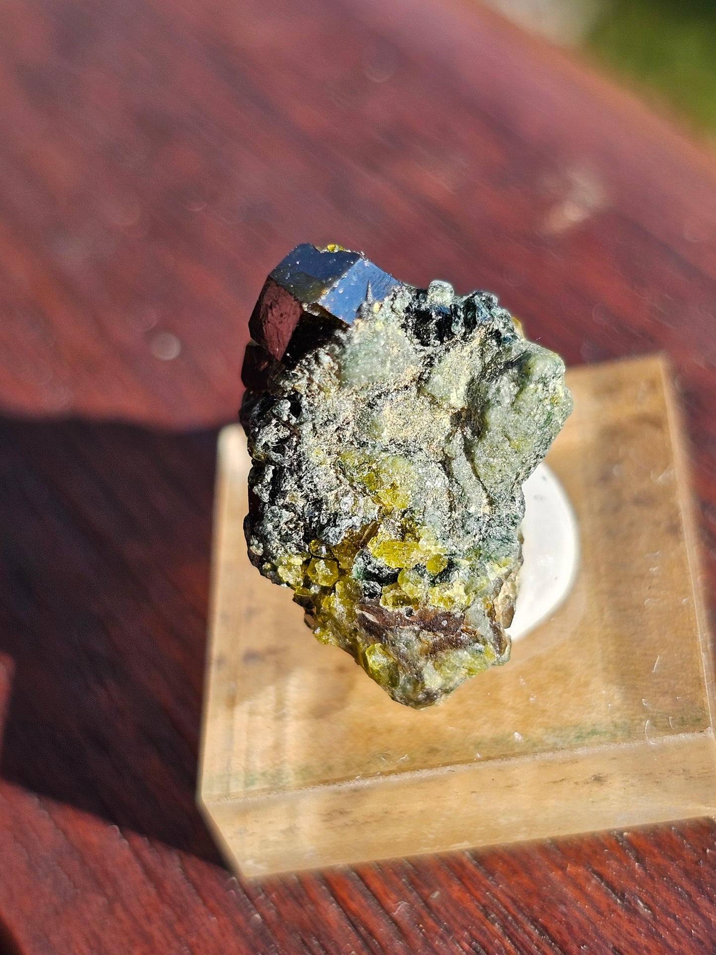 Mélange grenat, épidote et diopside n°18