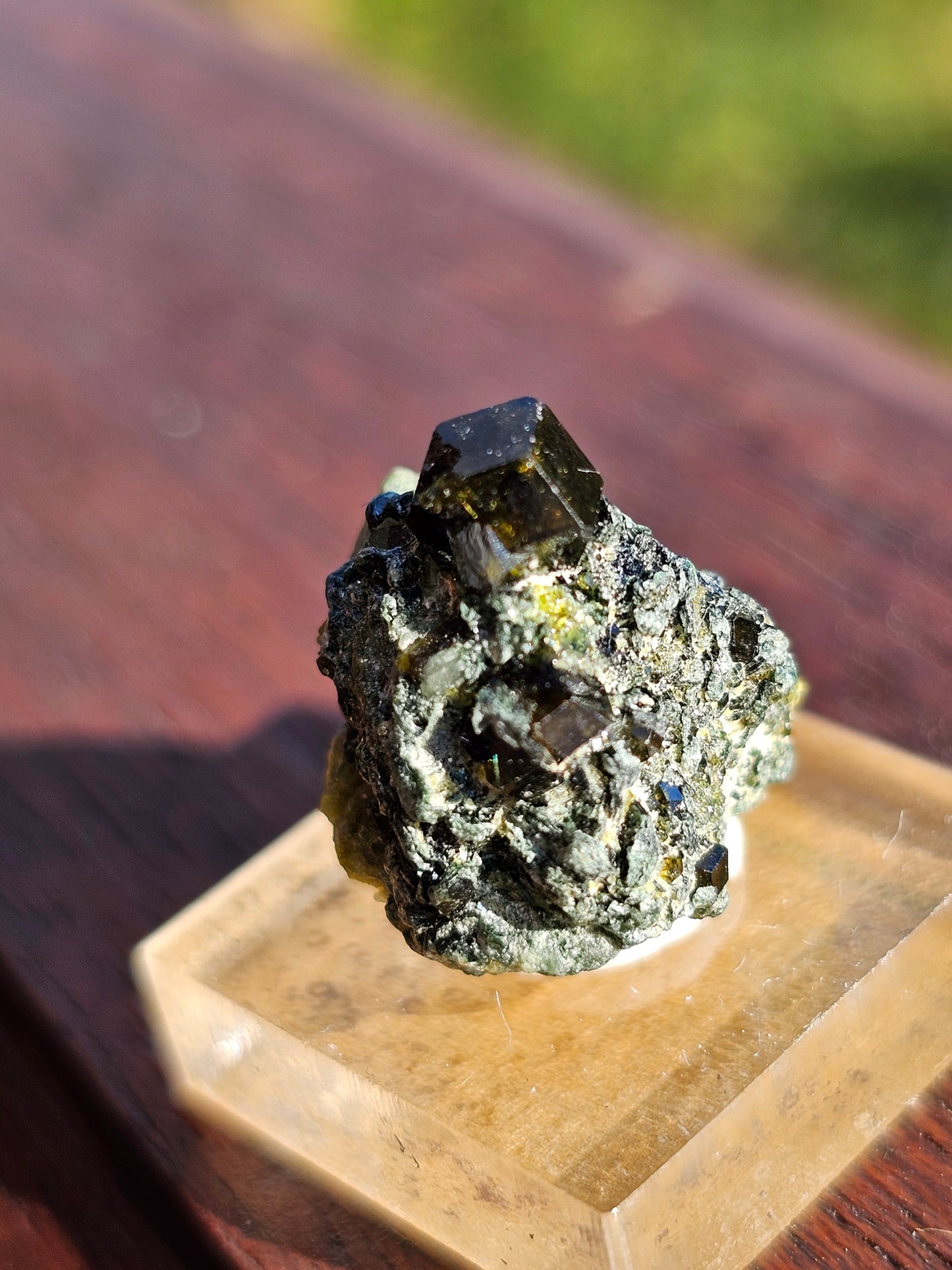 Mélange grenat, épidote et diopside n°18