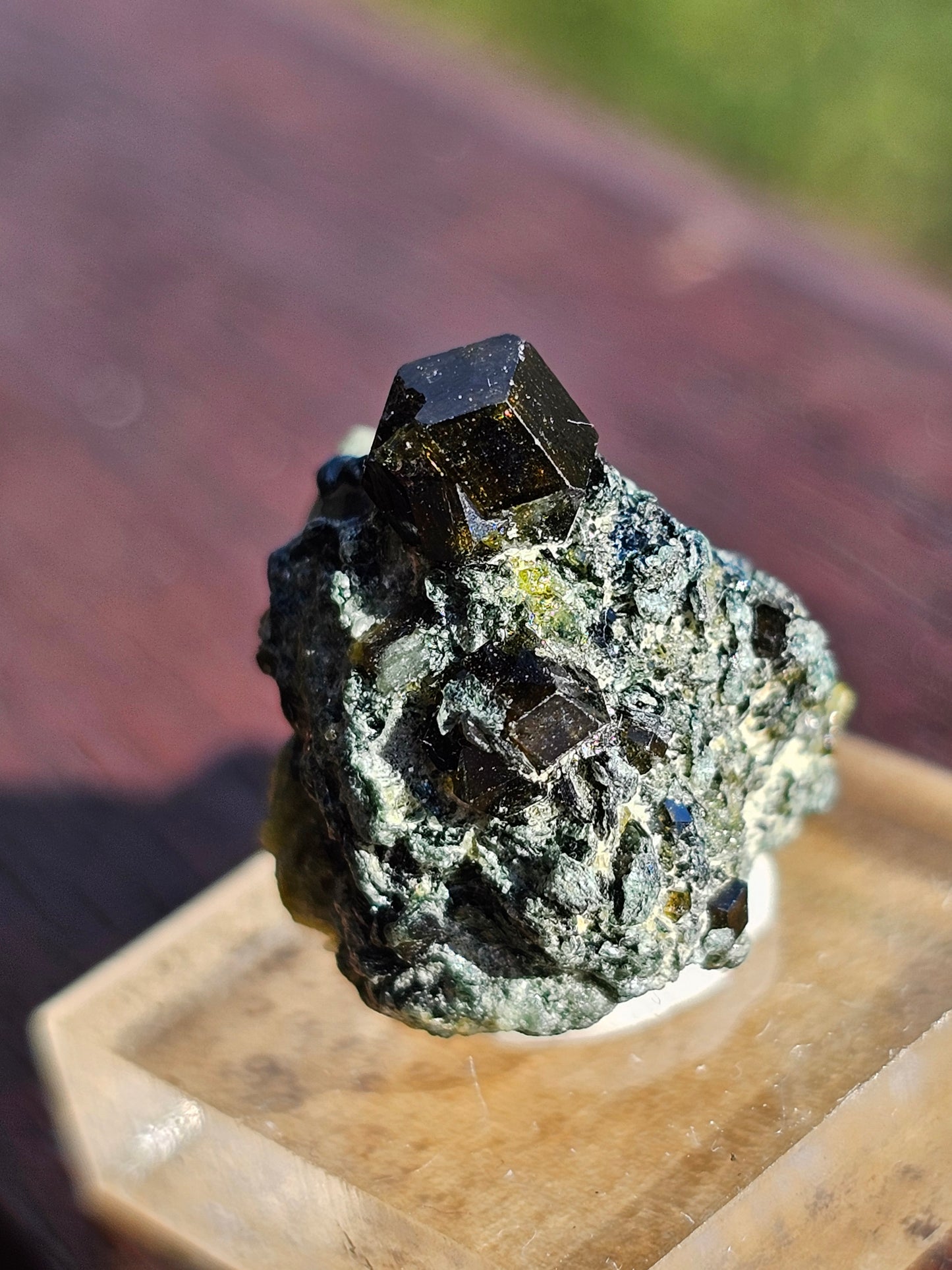 Mélange grenat, épidote et diopside n°18